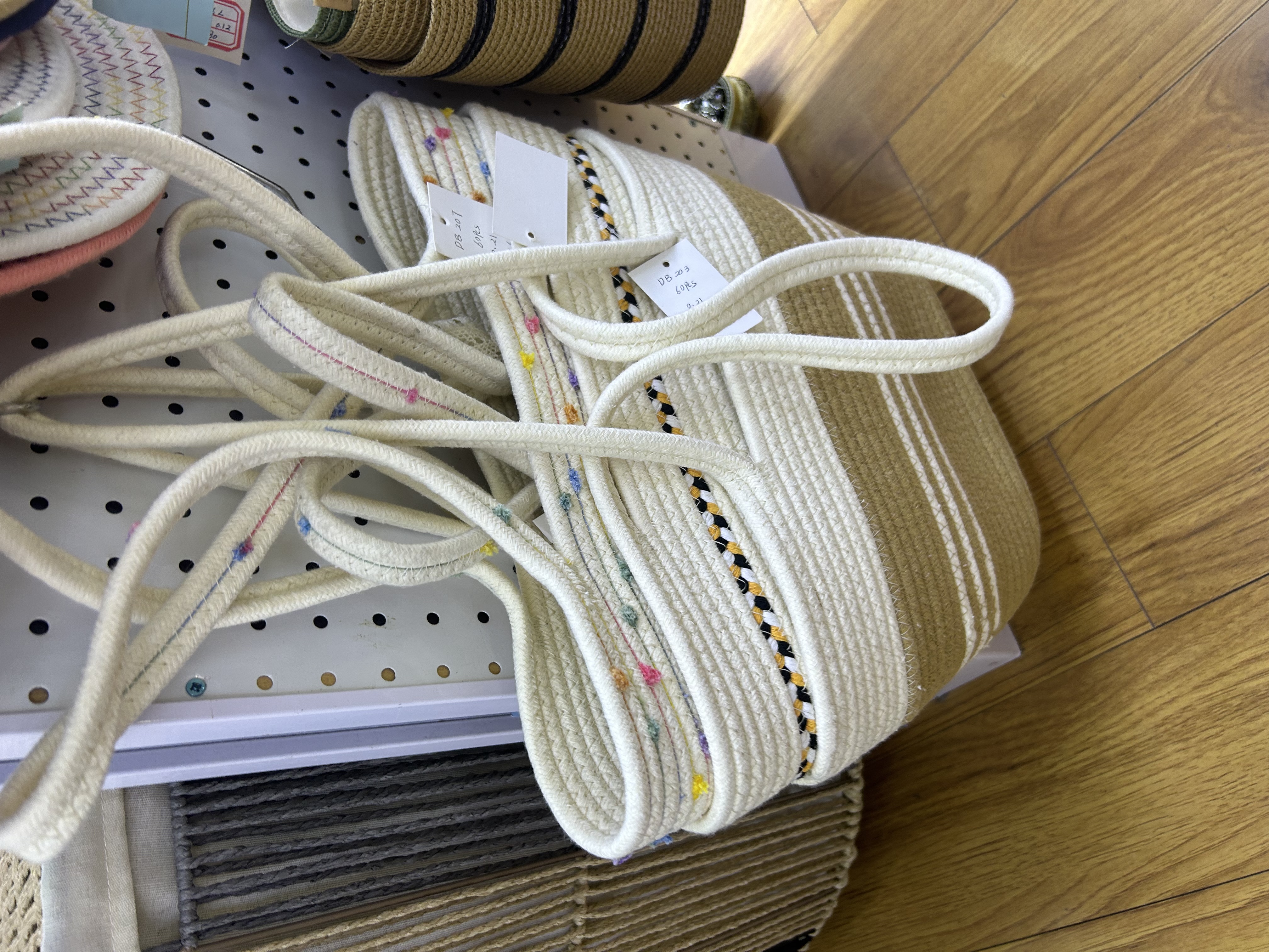 草编包编织篮手工草编钱包休闲编织包复古草编手提包时尚百搭款