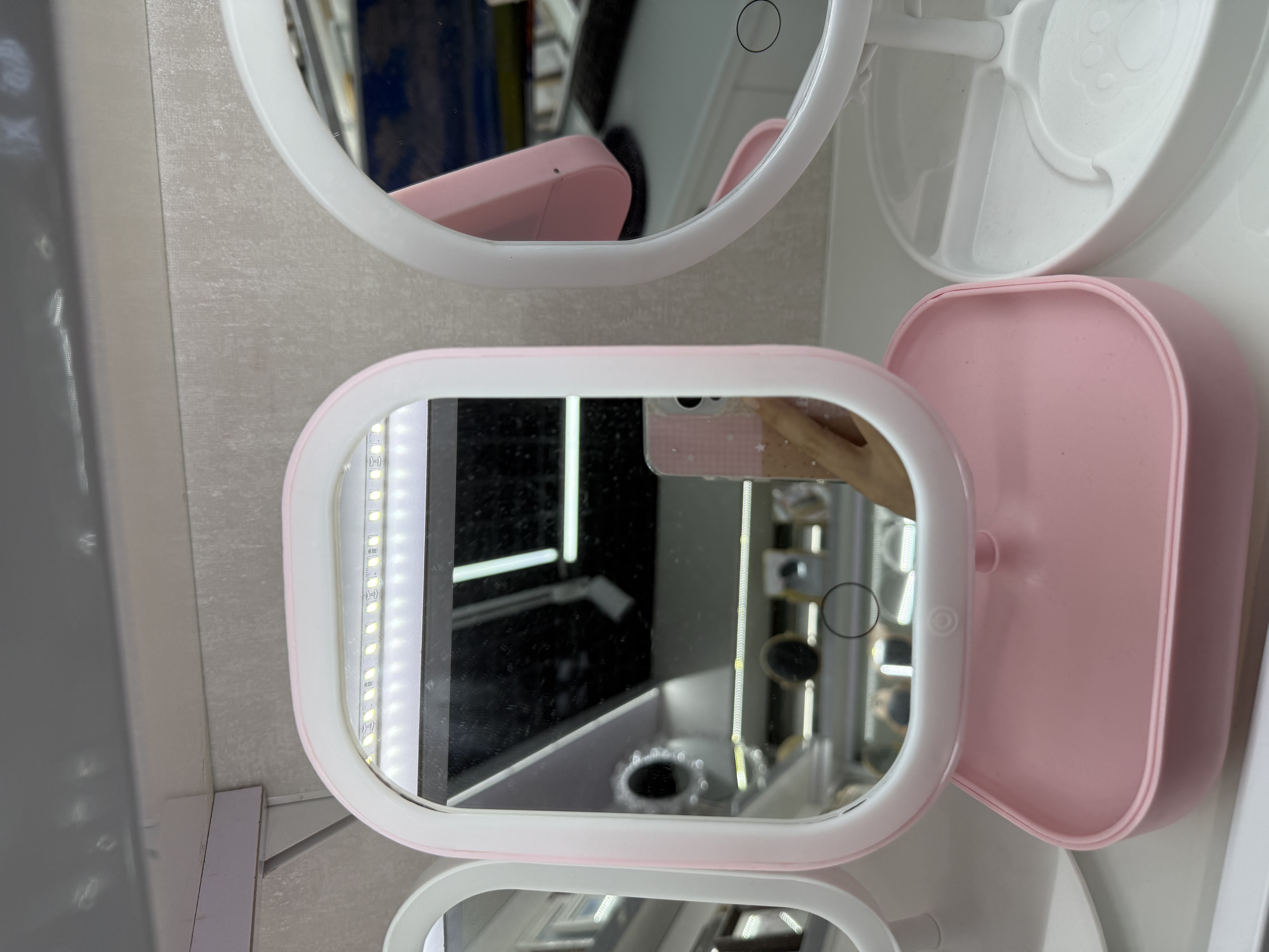 Portable pocket makeup mirror, small mirror, portable mirror, portable makeup mirror, mini mirror, portable mirror, girls' makeup products Specification image