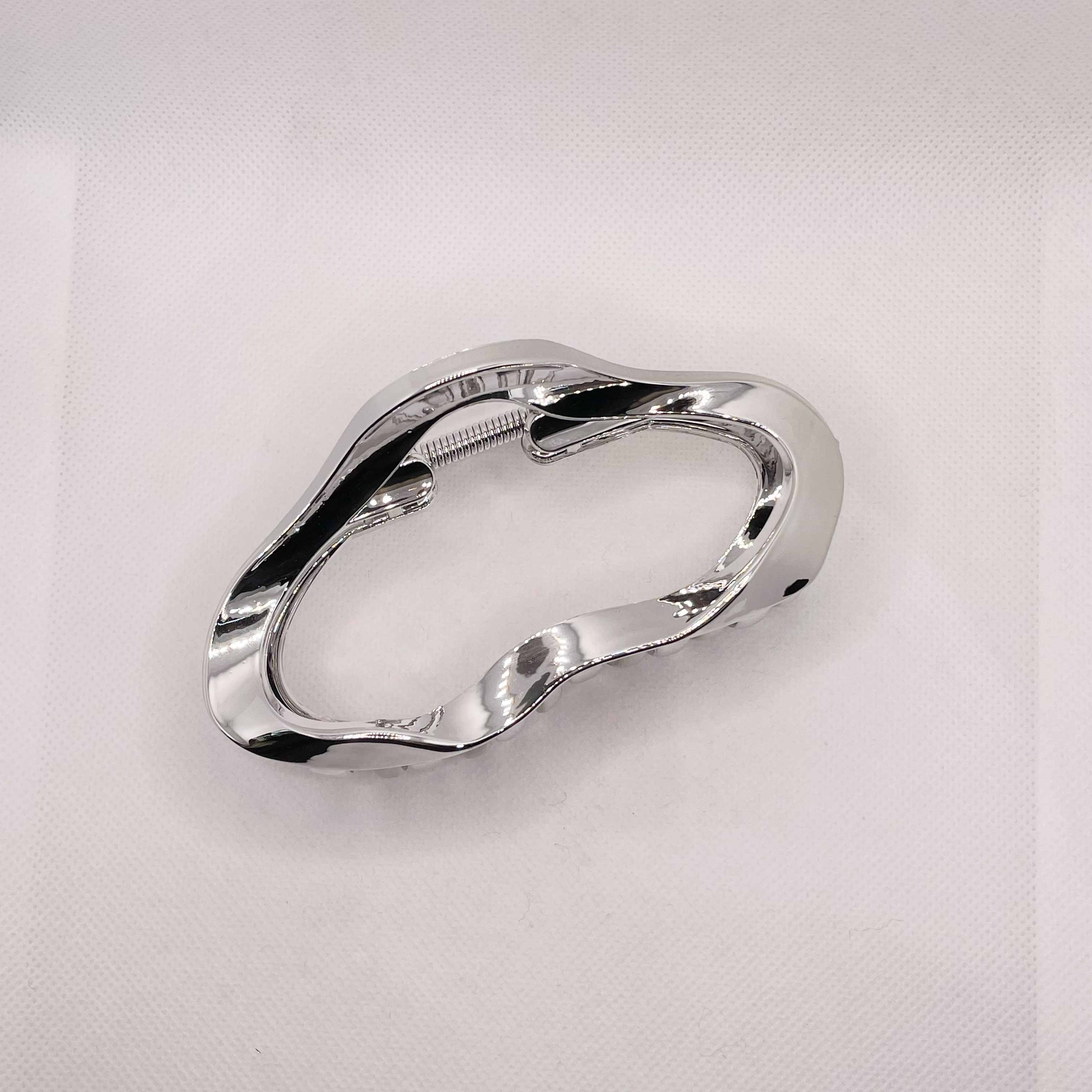 Cold style silver hair clips, large hair volume at the back of the head, large updo hair clip, high-end shark clip, Japanese and Korean hair accessories detail image 2