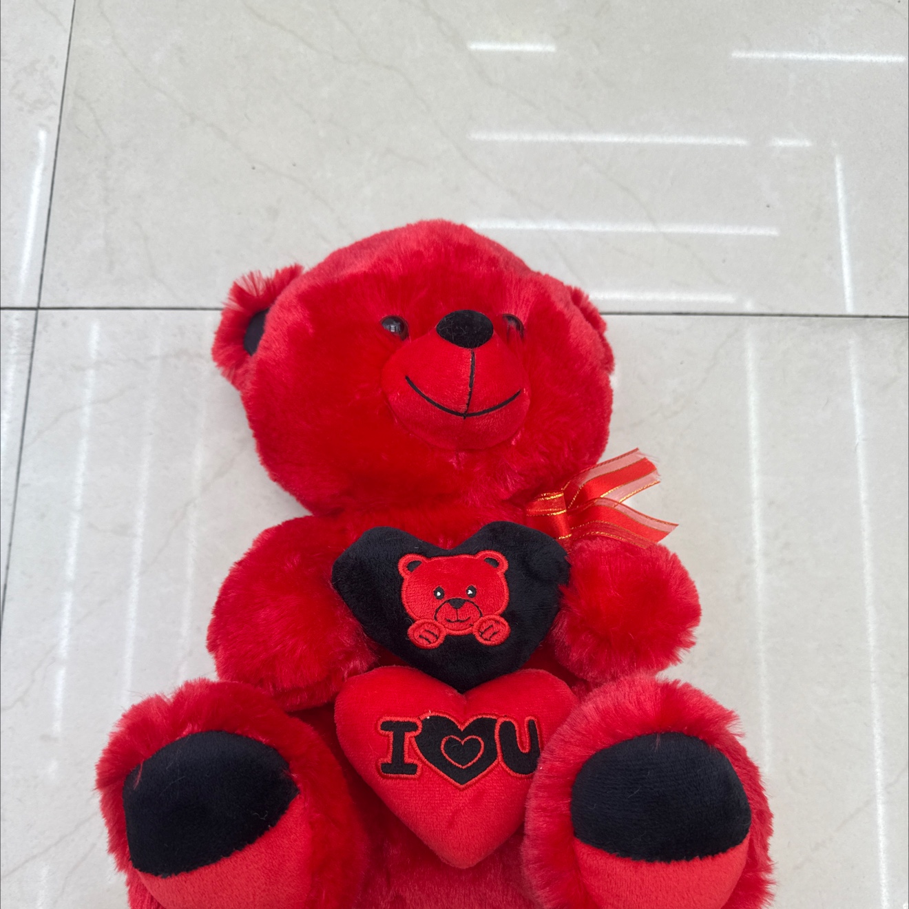 毛绒玩具玩情人节玩具抱心熊大红系列毛绒玩具毛绒玩具