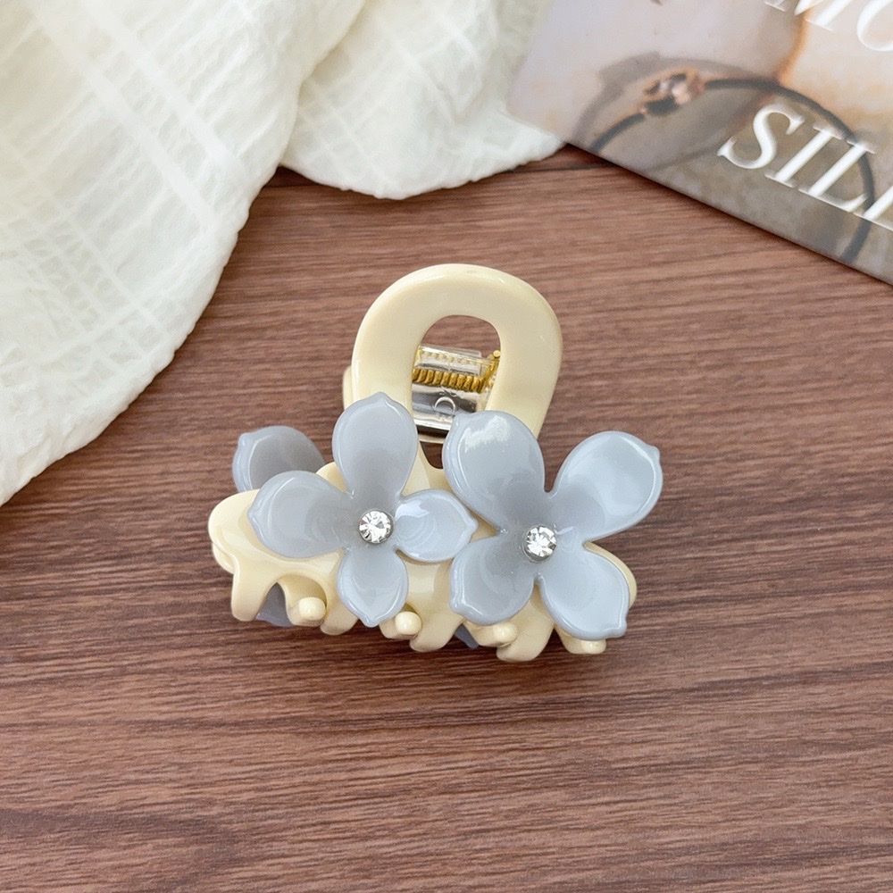 Children's hair clips, grippers, oil-dripping acetic acid hair accessories, fashionable and cute hair accessories, headwear, hair clips, hair accessories, hair clips, grippers Application Scenario