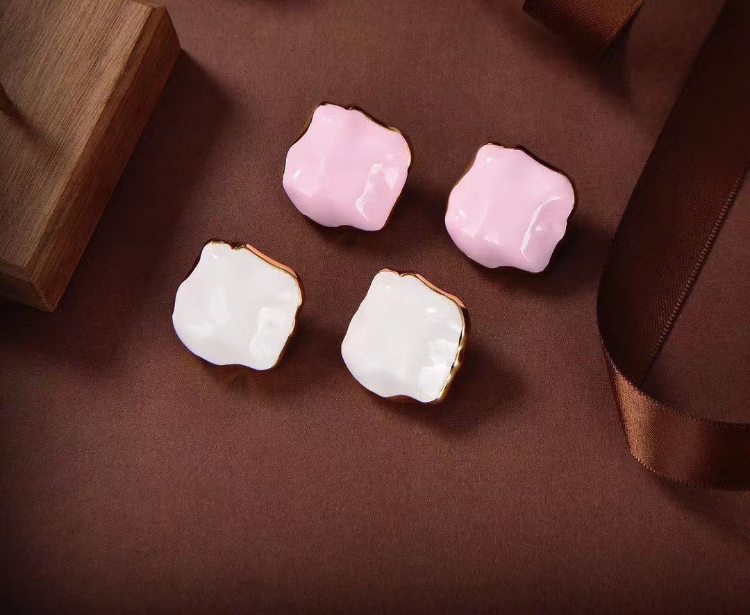 Ins冷淡风不规则设计个性滴油白色粉色蓝色耳环