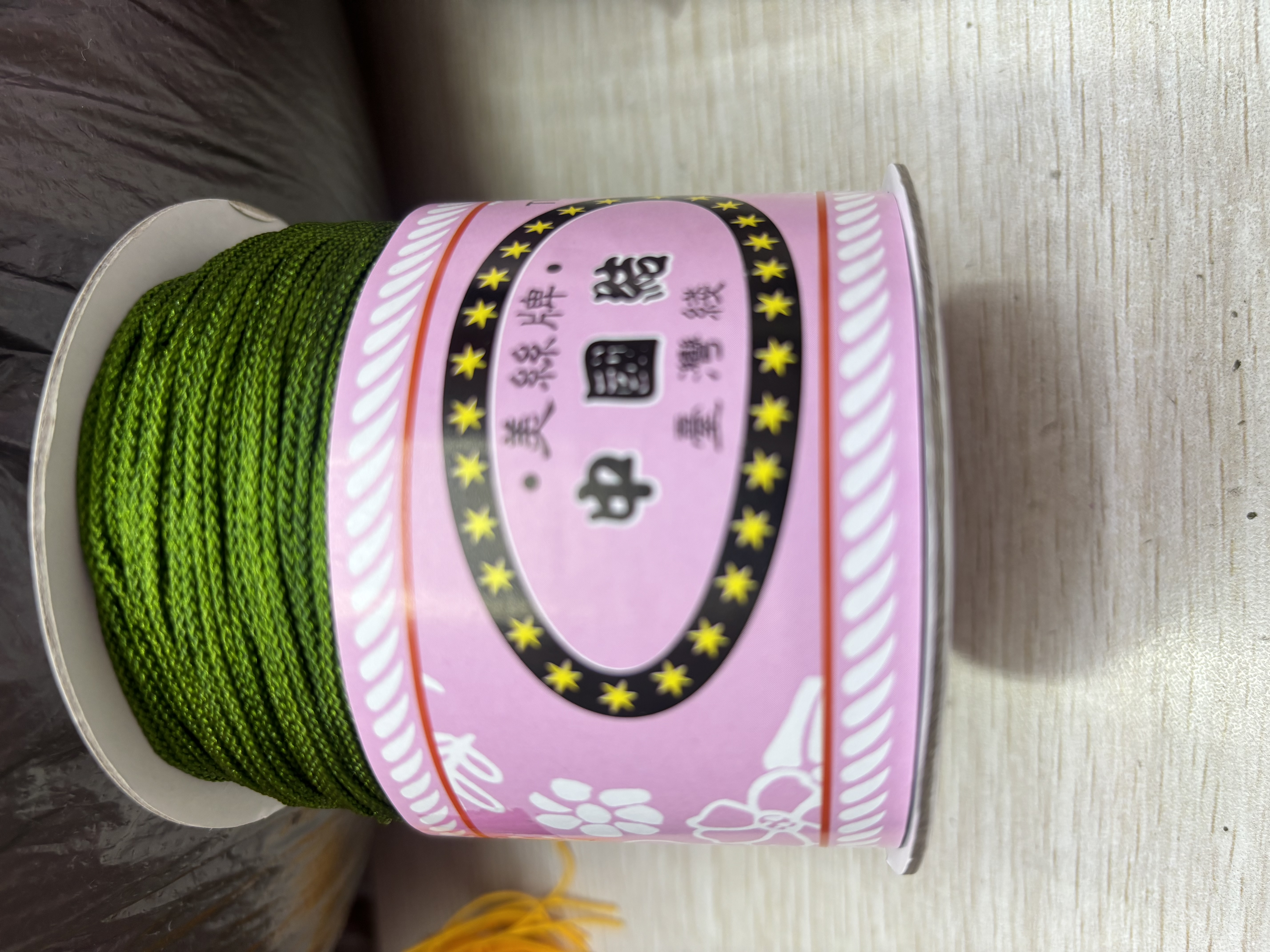 2025年新款1.5 m m曼波绳214军绿色台湾线，颜色漂亮，色泽鲜艳，可做各种形状不同的中国结，两耳花，手机配件等