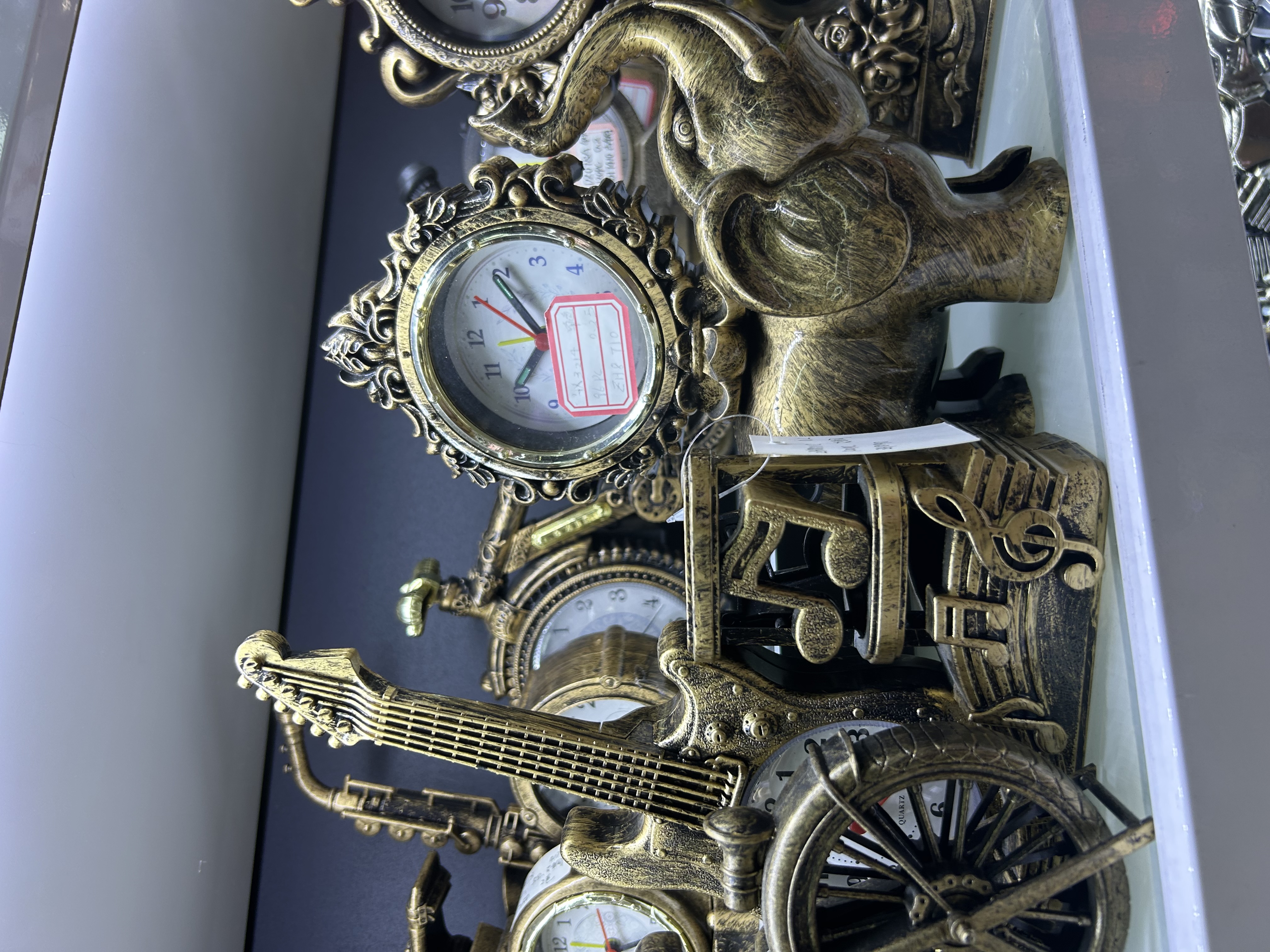 复古工艺闹钟儿童台钟创新钟表摆件