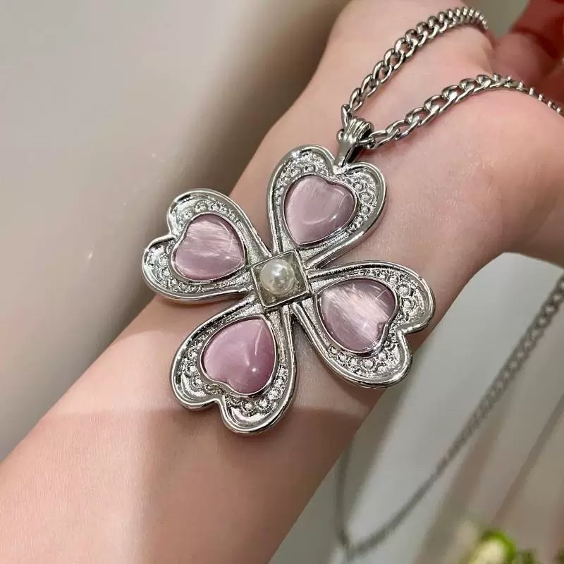 Titanium steel non-fading large necklace, Cuban chain, cross flower pendant accessory, fashionable, simple and versatile women's fashionable sweater chain necklace