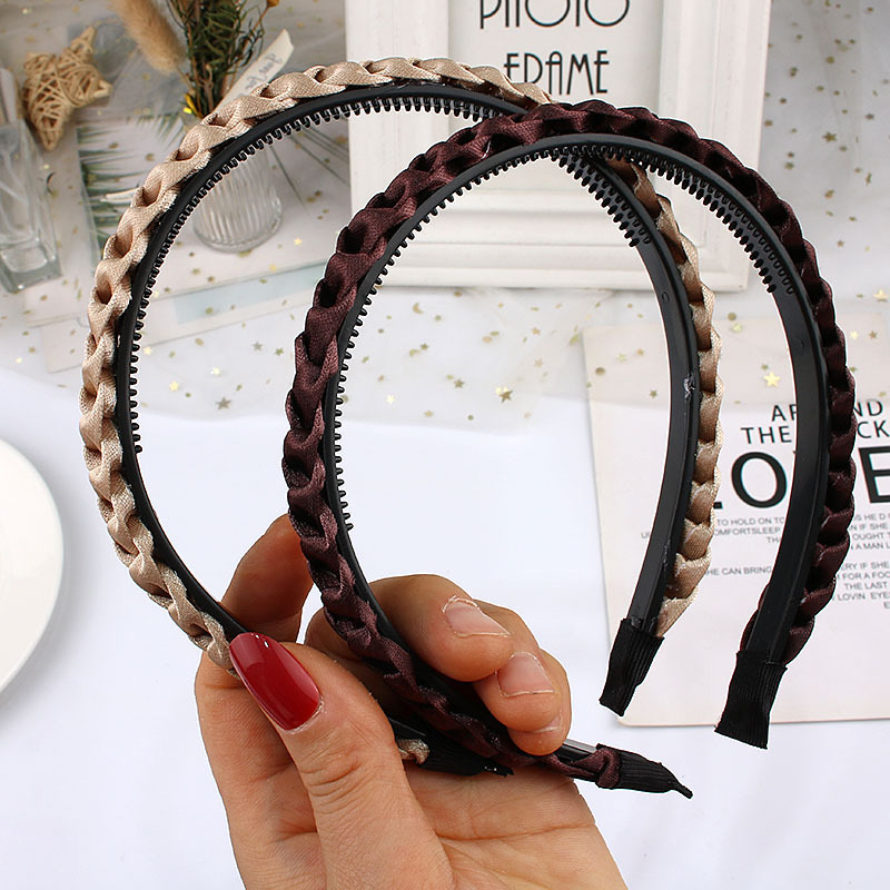 Elegant braided hairband for women, fine and toothed hair band, versatile headwear for washing face, retro and high-end style, fabric headband detail image 3