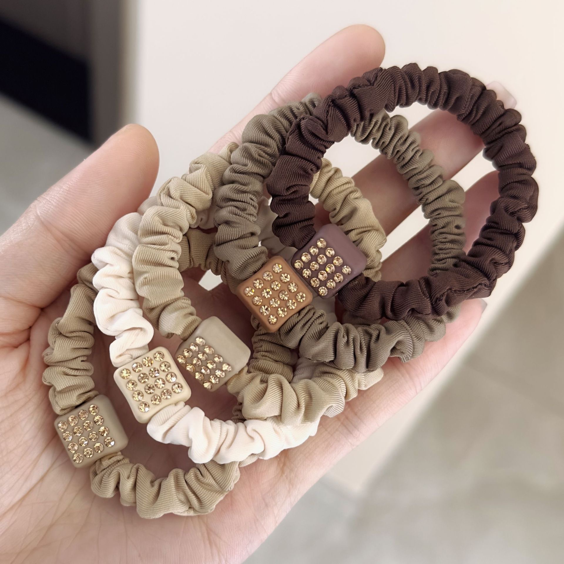 Large intestine hair band, hair tie, large intestine jewelry, hair accessory, hair tie, hair band, hair clip, hair accessory, Korean version for women, simple and versatile, high-elasticity hair band details Picture