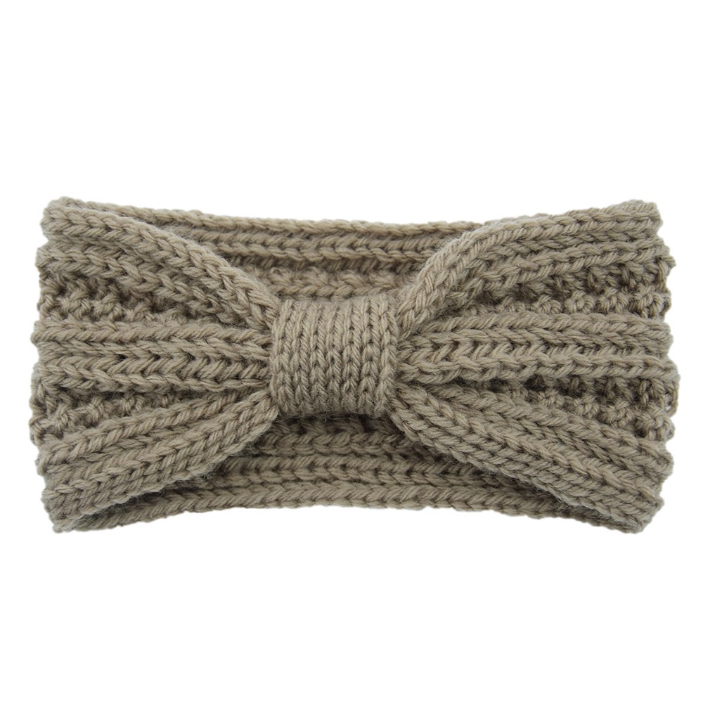 European and American knitted wheat ear bow hair band, sports headband, knotted ear-protecting headgear, handcrafted hair accessory, warm hair band Application Scenario