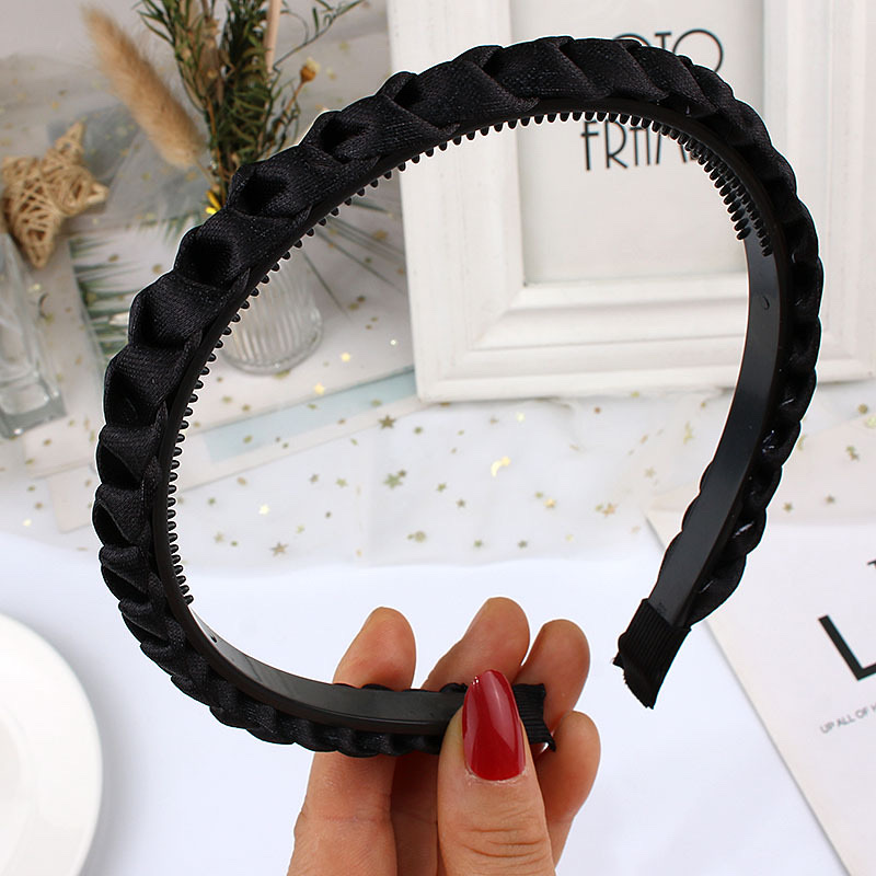 Elegant braided hairband for women, fine and toothed hair band, versatile headwear for washing face, retro and high-end style, fabric headband detail image 5