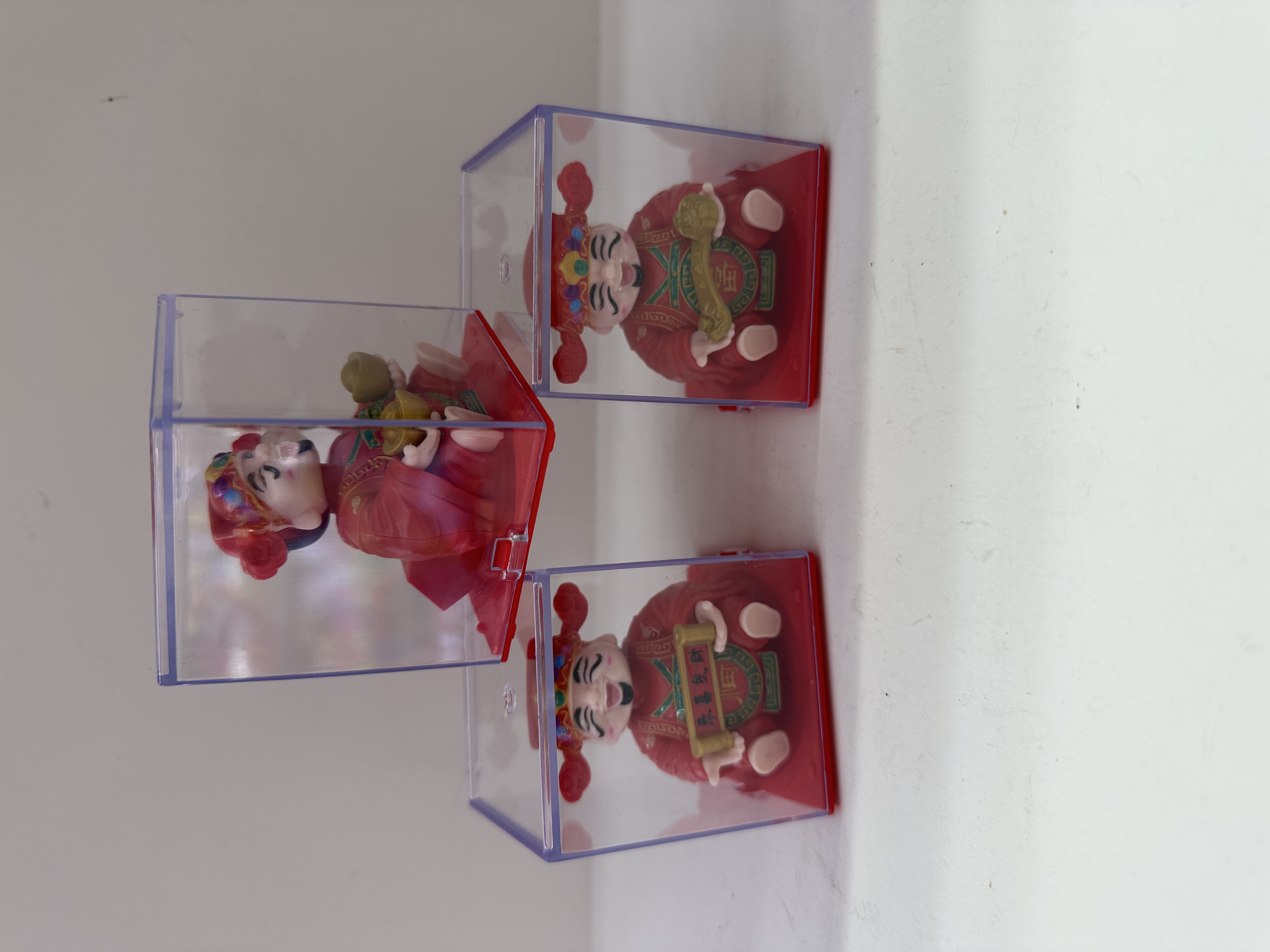 新款点头摆件太阳能自动摇手汽车装饰摆件工艺学生礼品创意包细节图