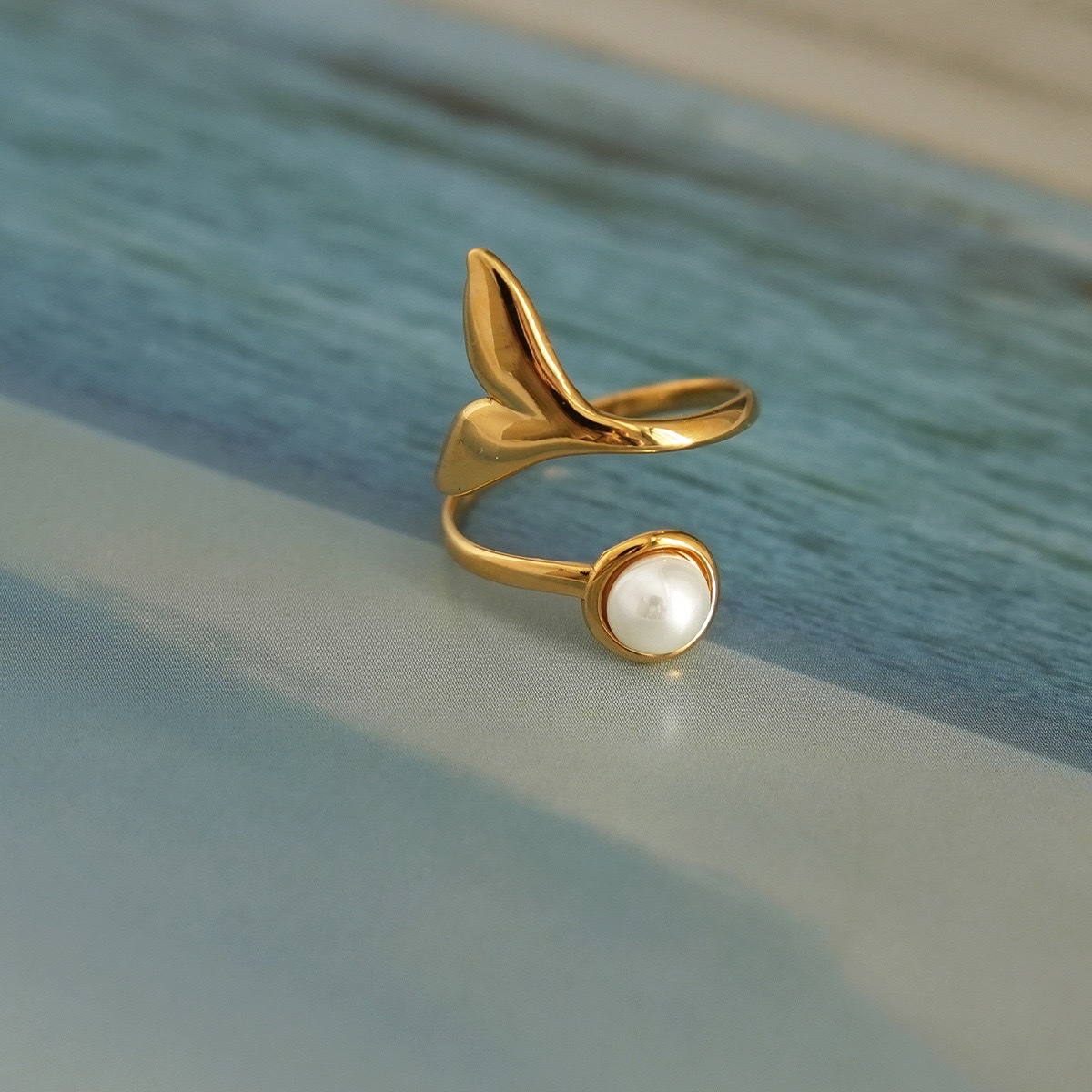 欧美跨境饰品不锈钢珍珠鱼尾开口戒指夏季简约小众设计感手饰批发 欧美跨境饰品不锈钢珍珠鱼尾开口戒指夏季简约小众设计感手饰批发 