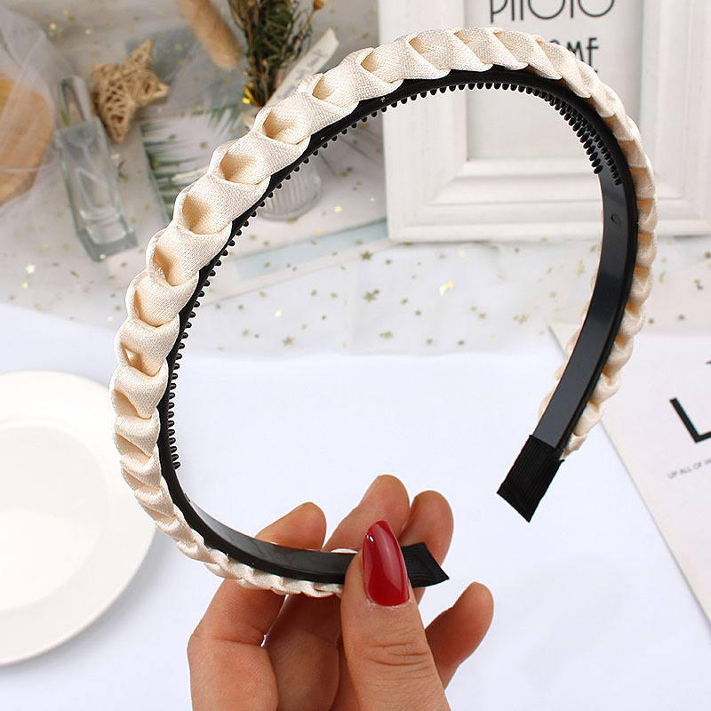 Elegant braided hairband for women, fine and toothed hair band, versatile headwear for washing face, retro and high-end style, fabric headband detail image 6
