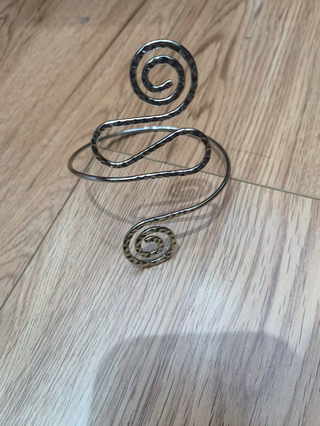 金色手镯手链臂环时尚简约女款饰品送礼品