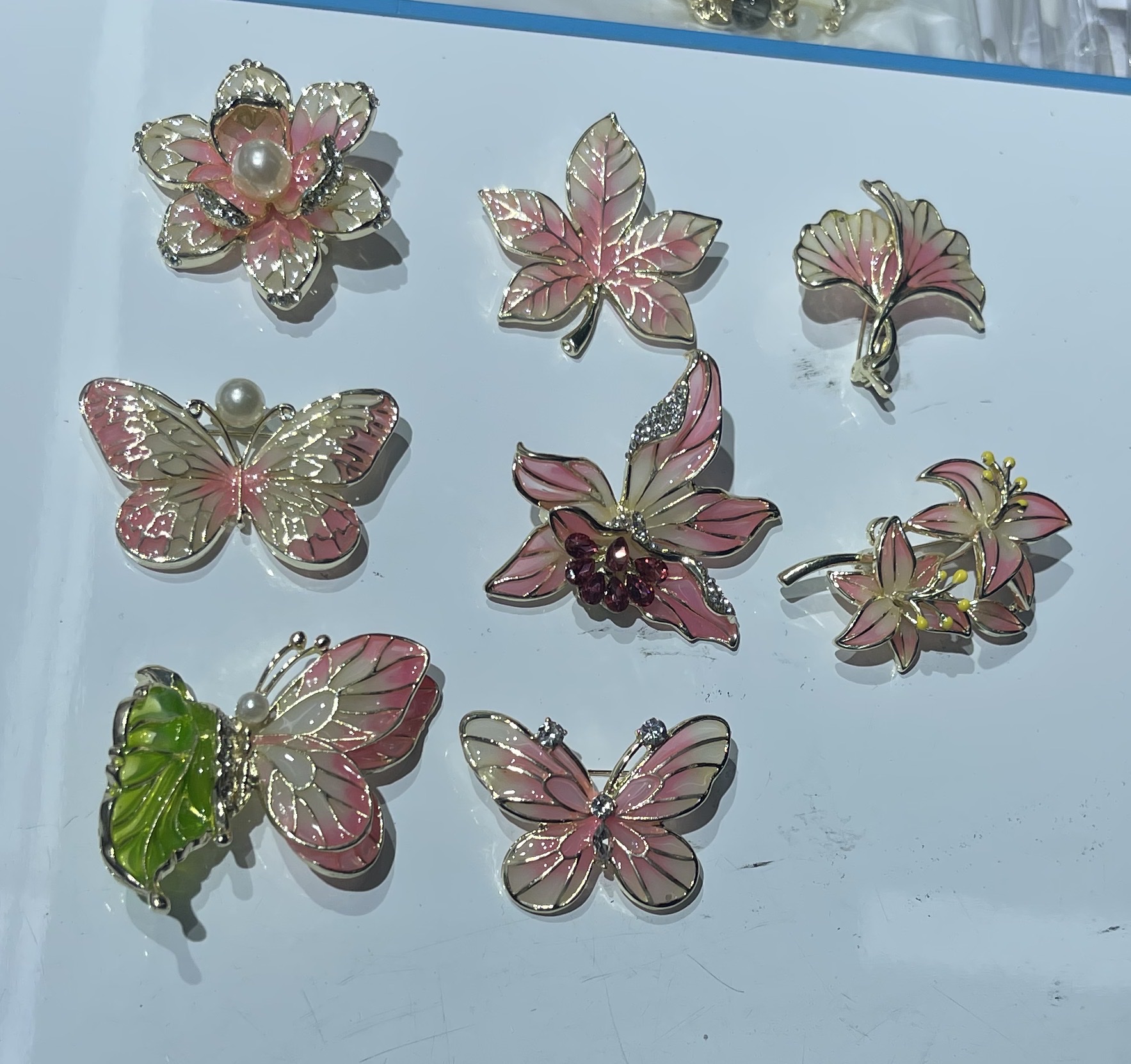 小香风胸针滴油马口铁胸章吧唧时尚个性配饰女款潮流百搭胸针小香风胸针滴油