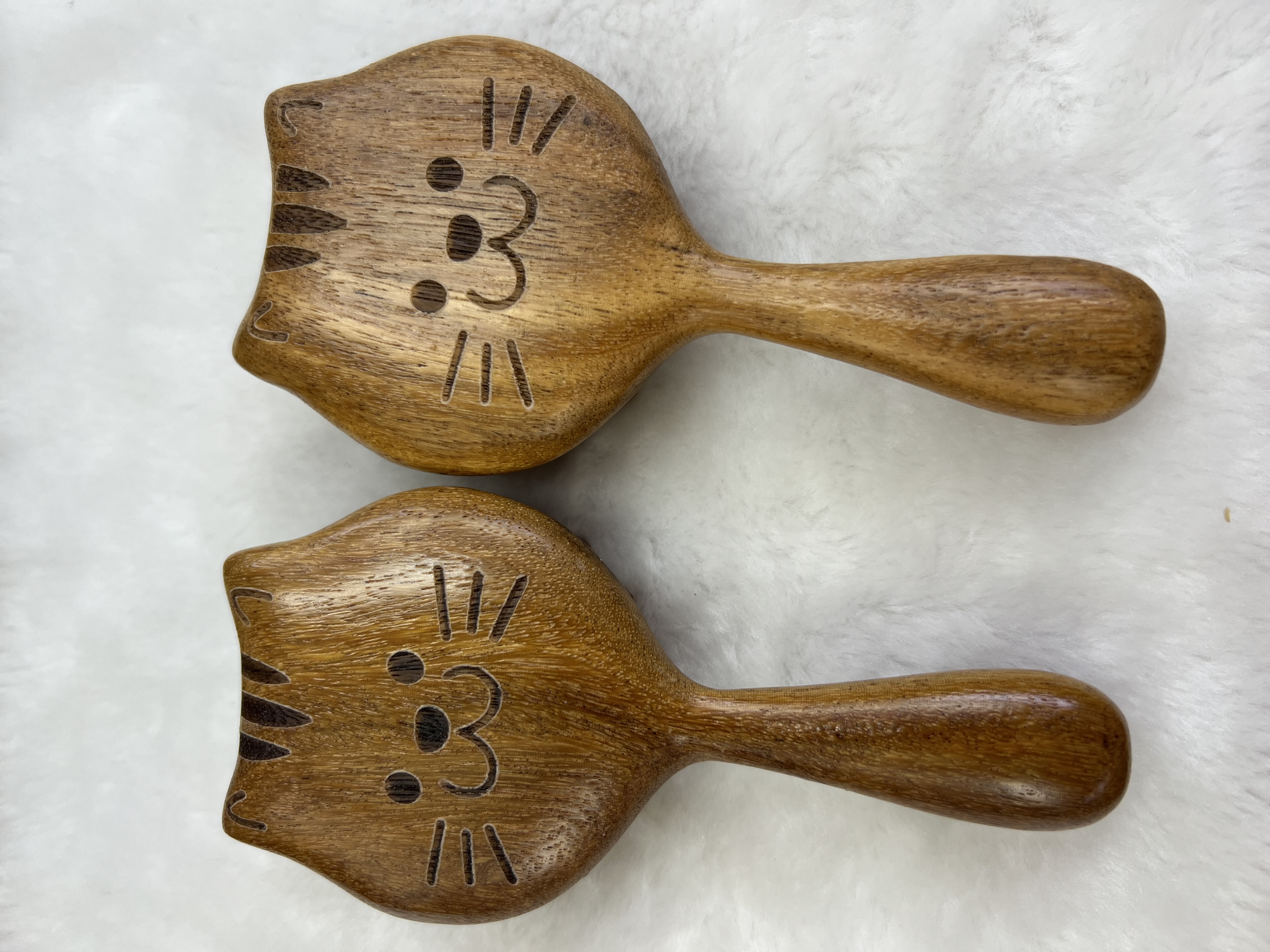 批发天然原木金丝檀木按摩梳点穴按摩梳送礼家用佳品详情图6