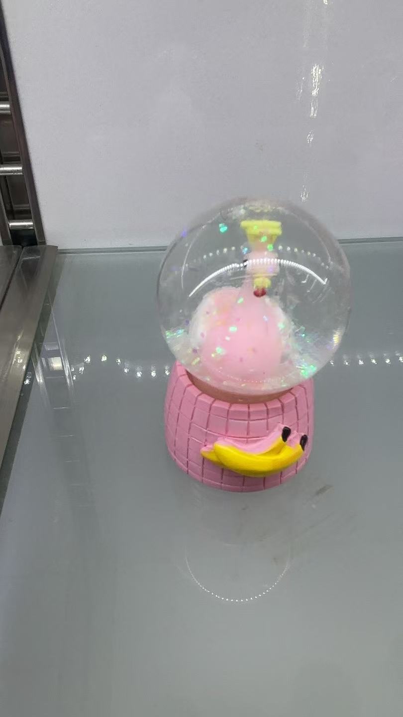 新款圣摆件带灯水晶球雪花飘雪可爱精致桌面儿童闺蜜