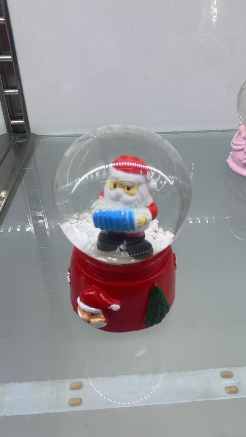 圣诞节摆件水晶球带灯雪花飘雪便宜小巧水晶球雪花飘雪圣诞