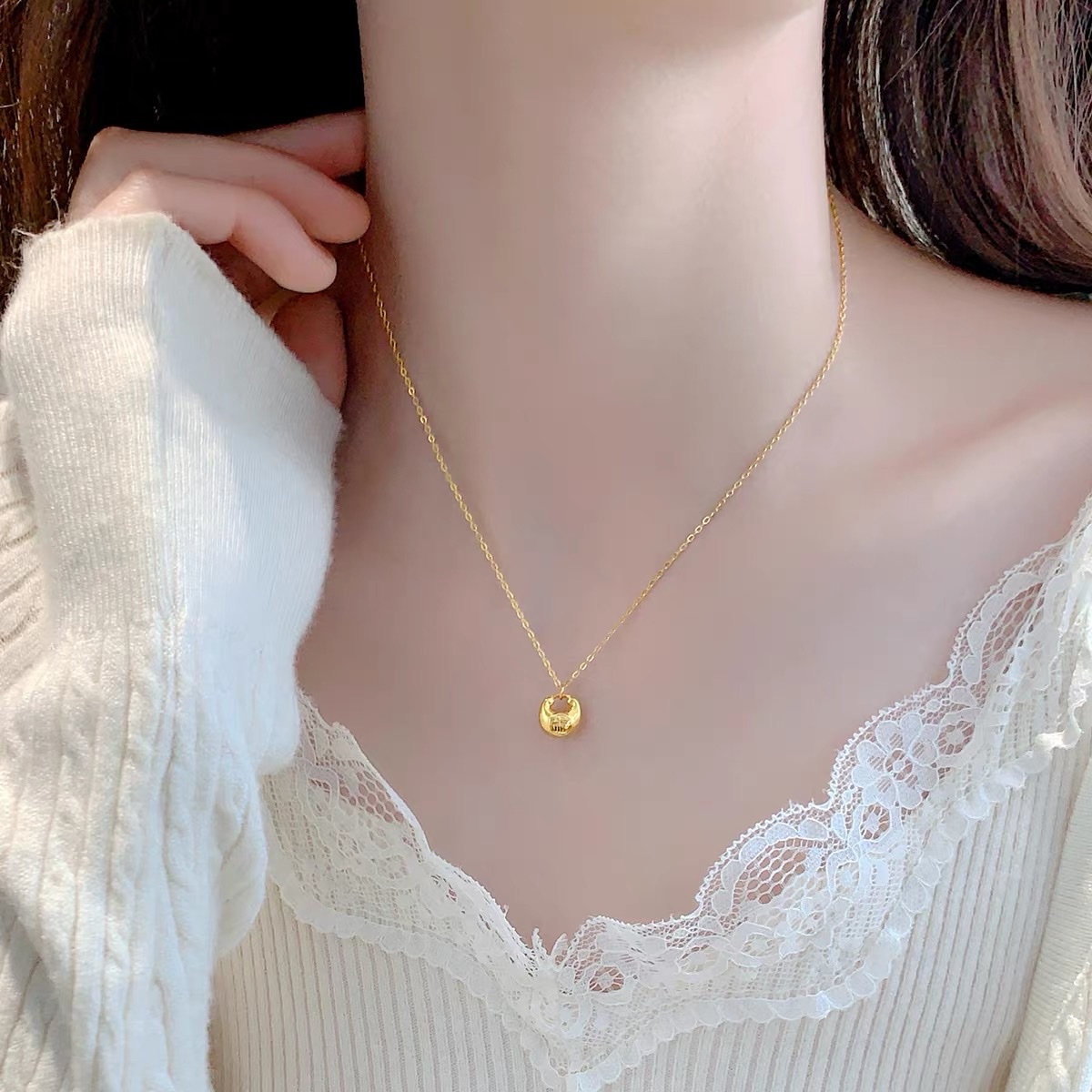 复古项链女款2025新款小金锁锁骨链高级感轻奢小众18k金色不褪色项链
