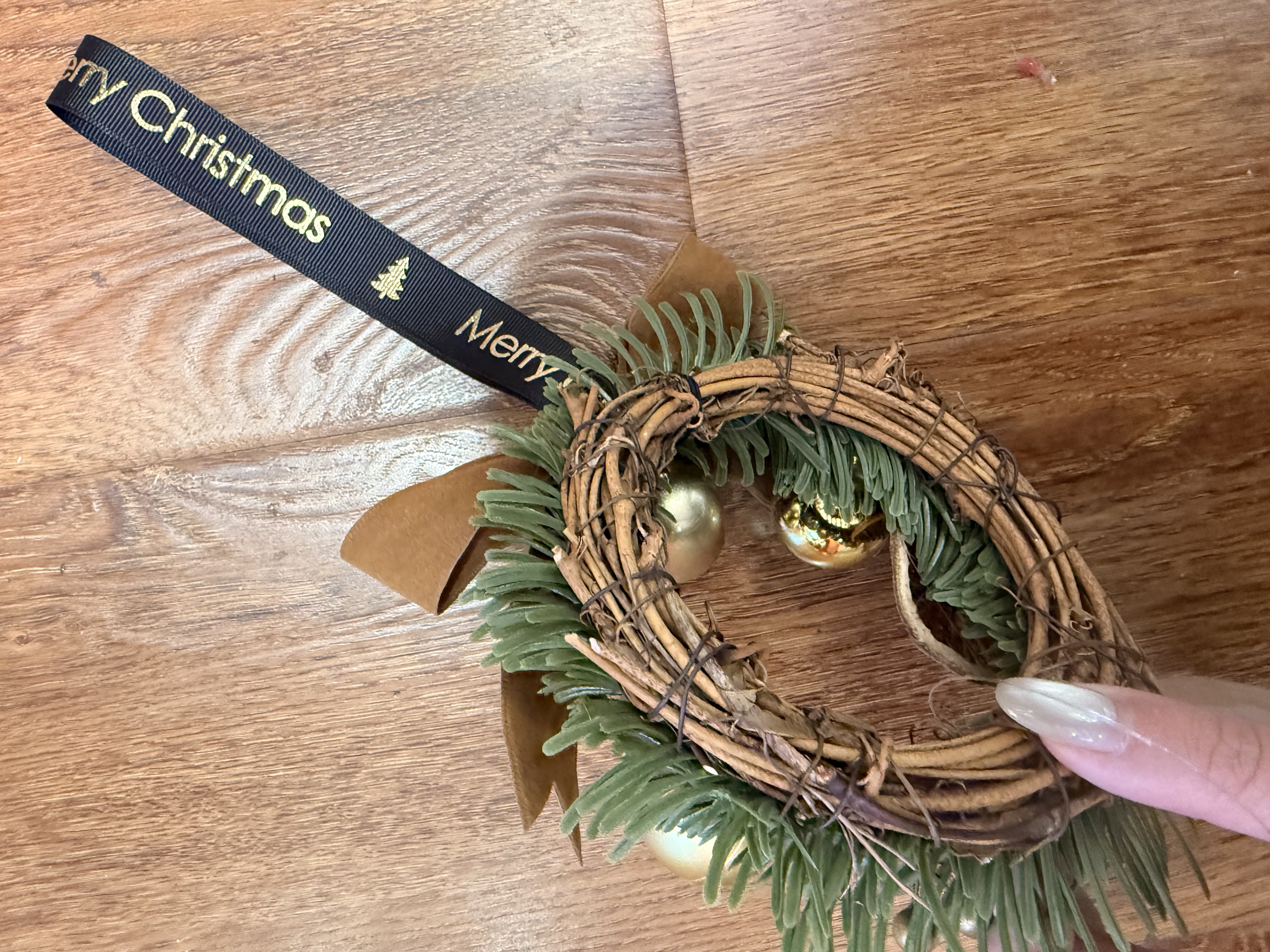 Christmas-themed pendant, lemon slice bell decoration pendant, shooting prop pendant Application Scenario