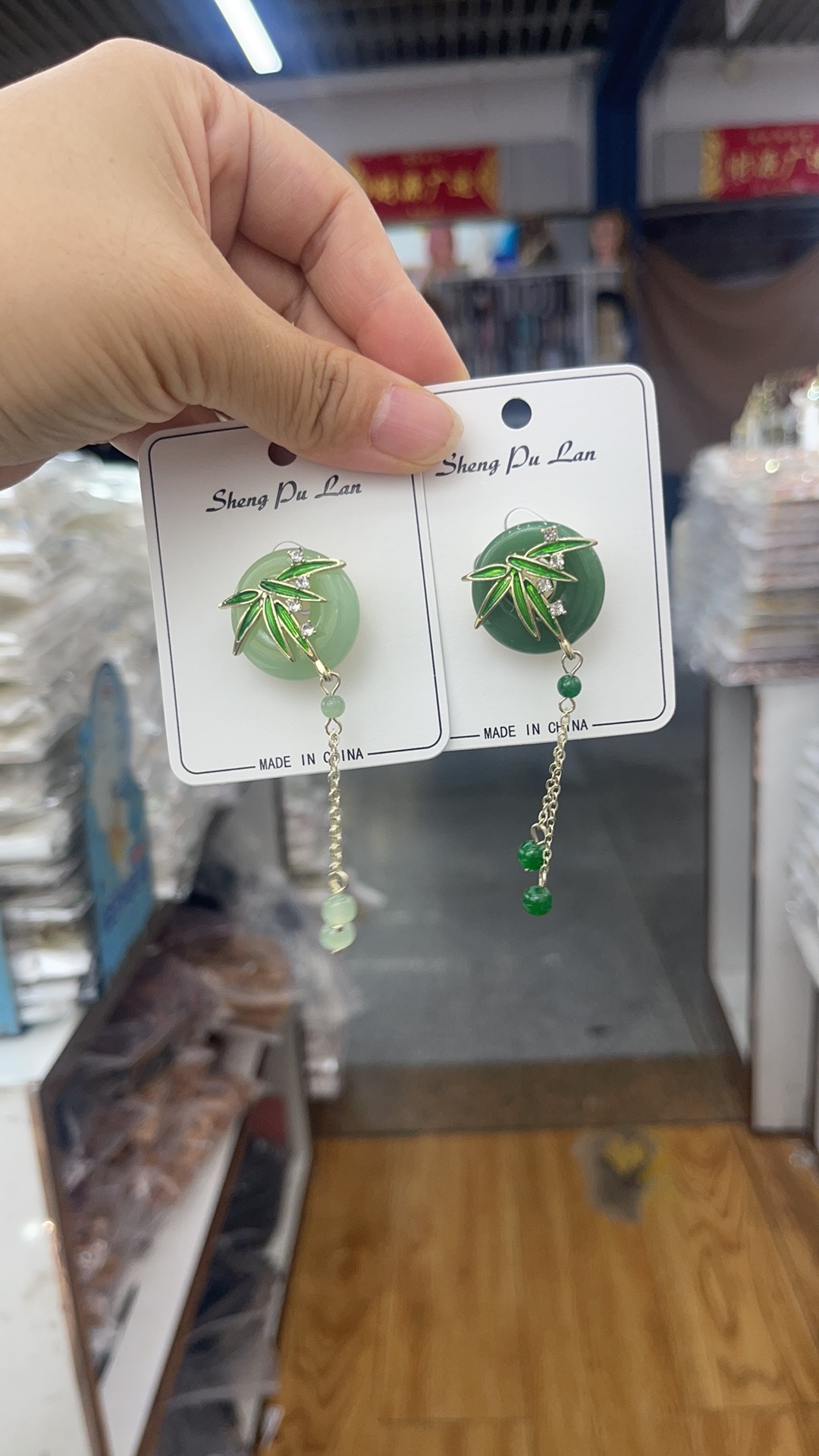 小香风胸针滴油马口铁胸章吧唧时尚别致配饰女款潮流百搭胸针小香风胸针滴油马口铁胸章详情图4