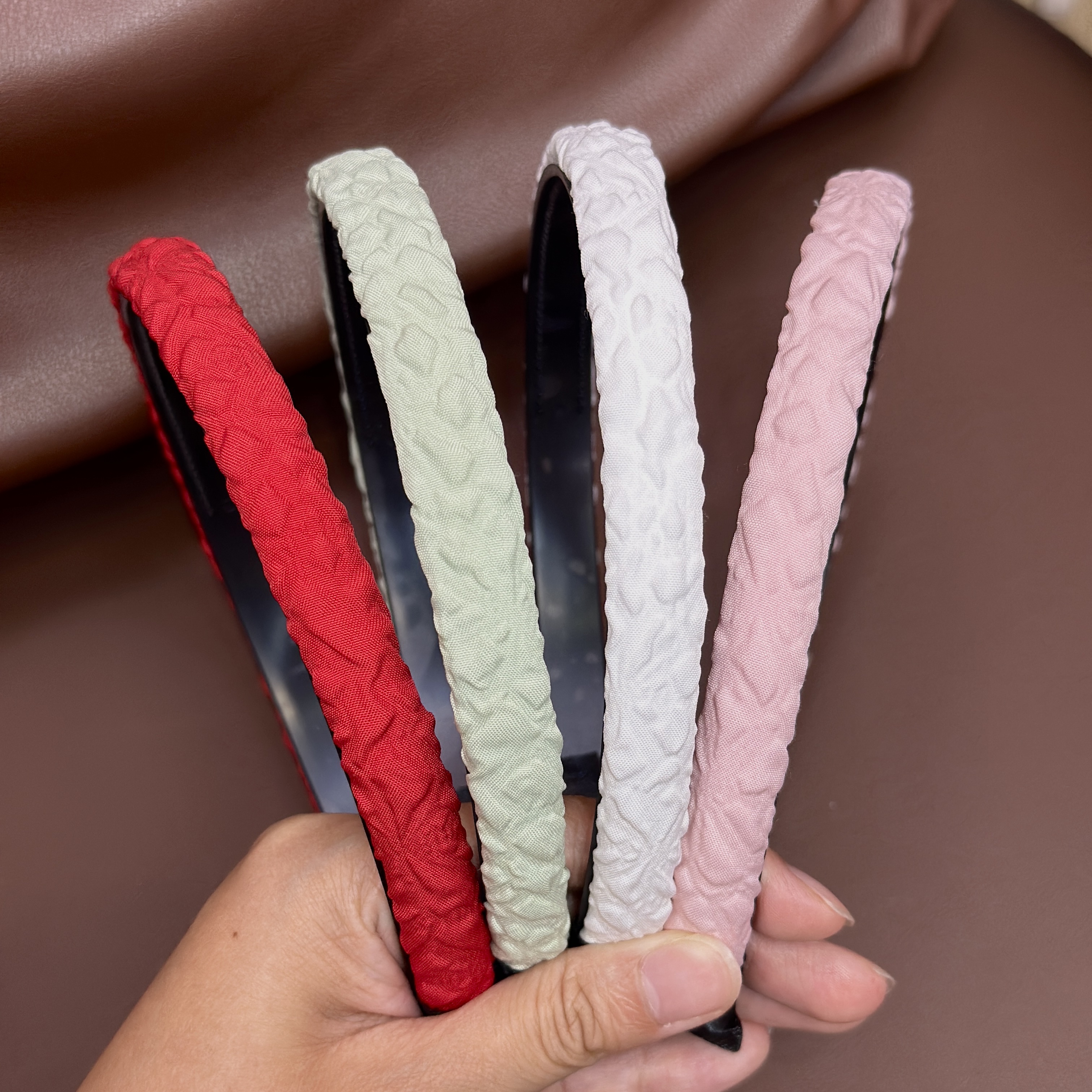 Candy-colored sponge hair bundles and headbands for women, summer hair pressing style, toothed hair accessories, toiletries, hair clips and hair clips, wholesale of accessories detail image 3