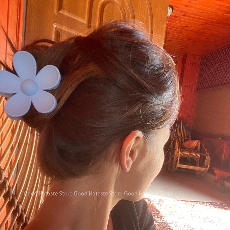 彩色花朵发夹女马尾抓夹网红2025年新款鲨鱼发卡发抓头发夹子头饰产品图