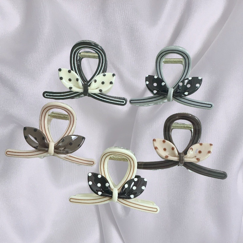 Simple and versatile hair accessories and headwear: Grab clip, printed bow tie, updo, shark clip