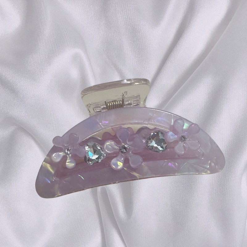 Fashionable semi-circular flower clipper hair accessory headwear, simple and elegant hair clip headwear accessory for girls Application Scenario