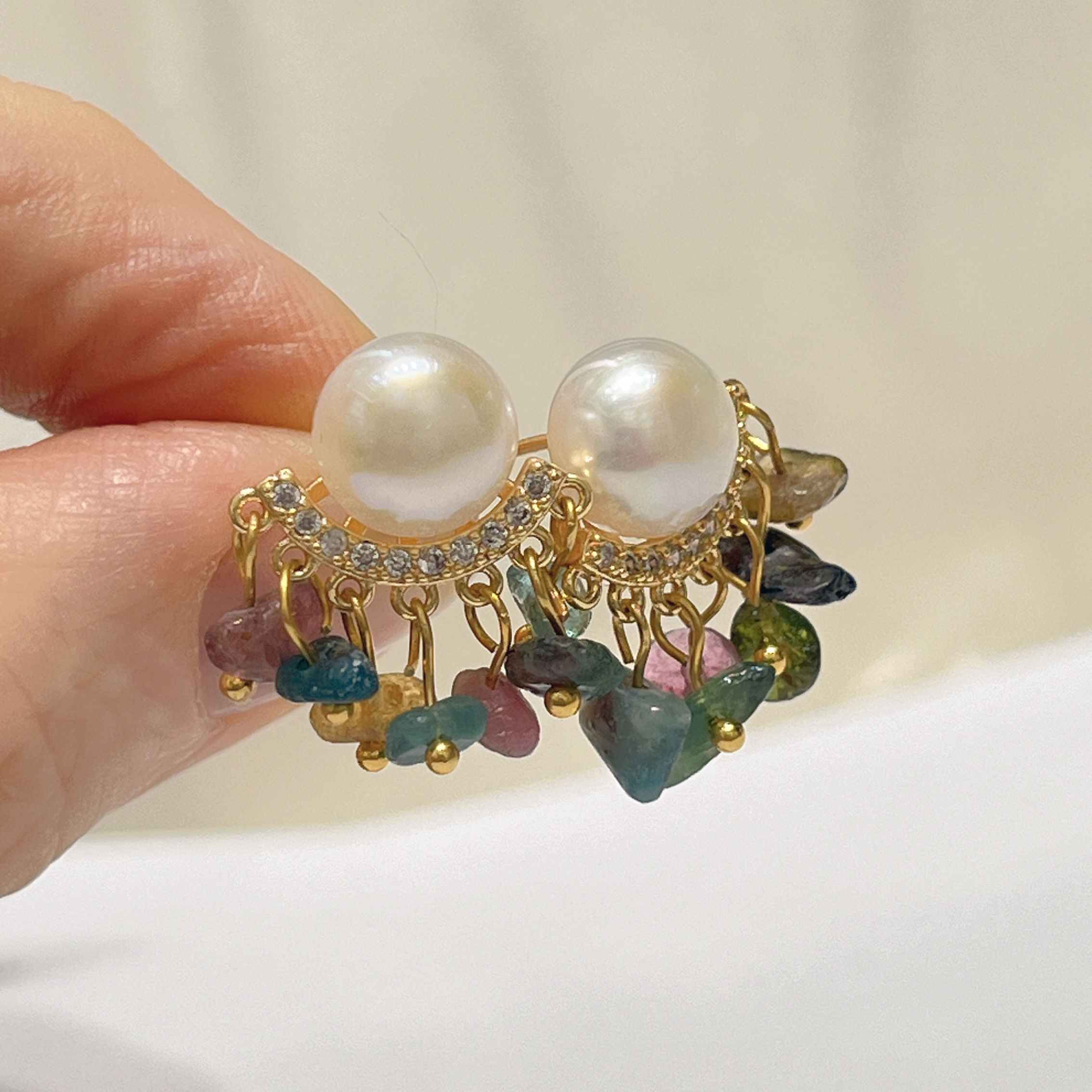 Yunyi jewelry's natural freshwater pearl earrings, tourmaline crushed stone stud earrings, welded zircon earrings, and pearl earrings detail image 10