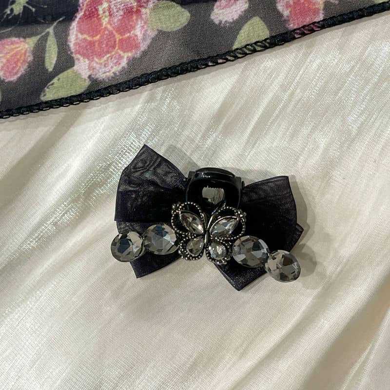 High-end and elegant black butterfly AB side mesh, butterfly diamond, AB side bangs, side clips, broken hair clips, hair accessories, hair clips, grabbers Application Scenario
