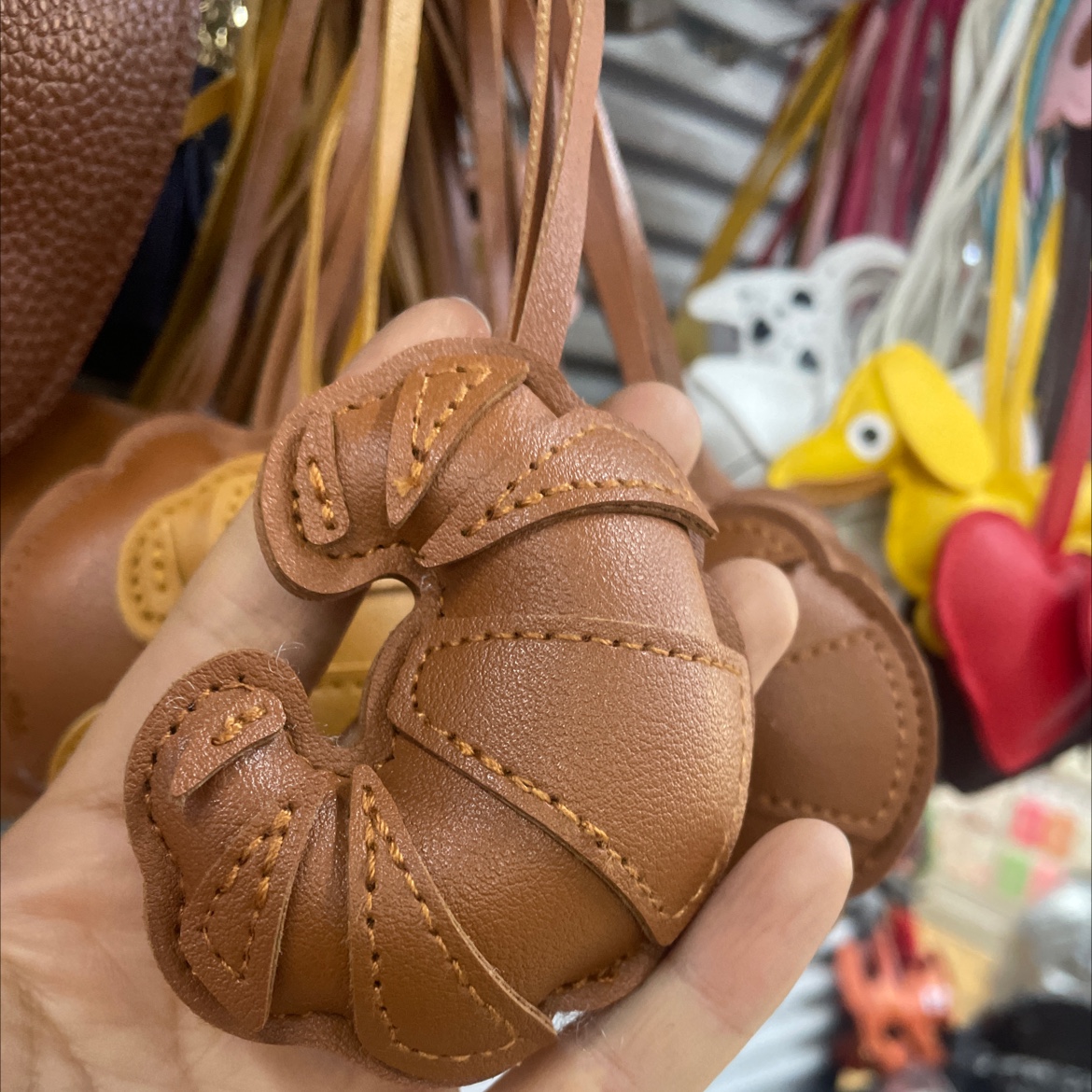 牛角包硅胶零钱包钥匙包