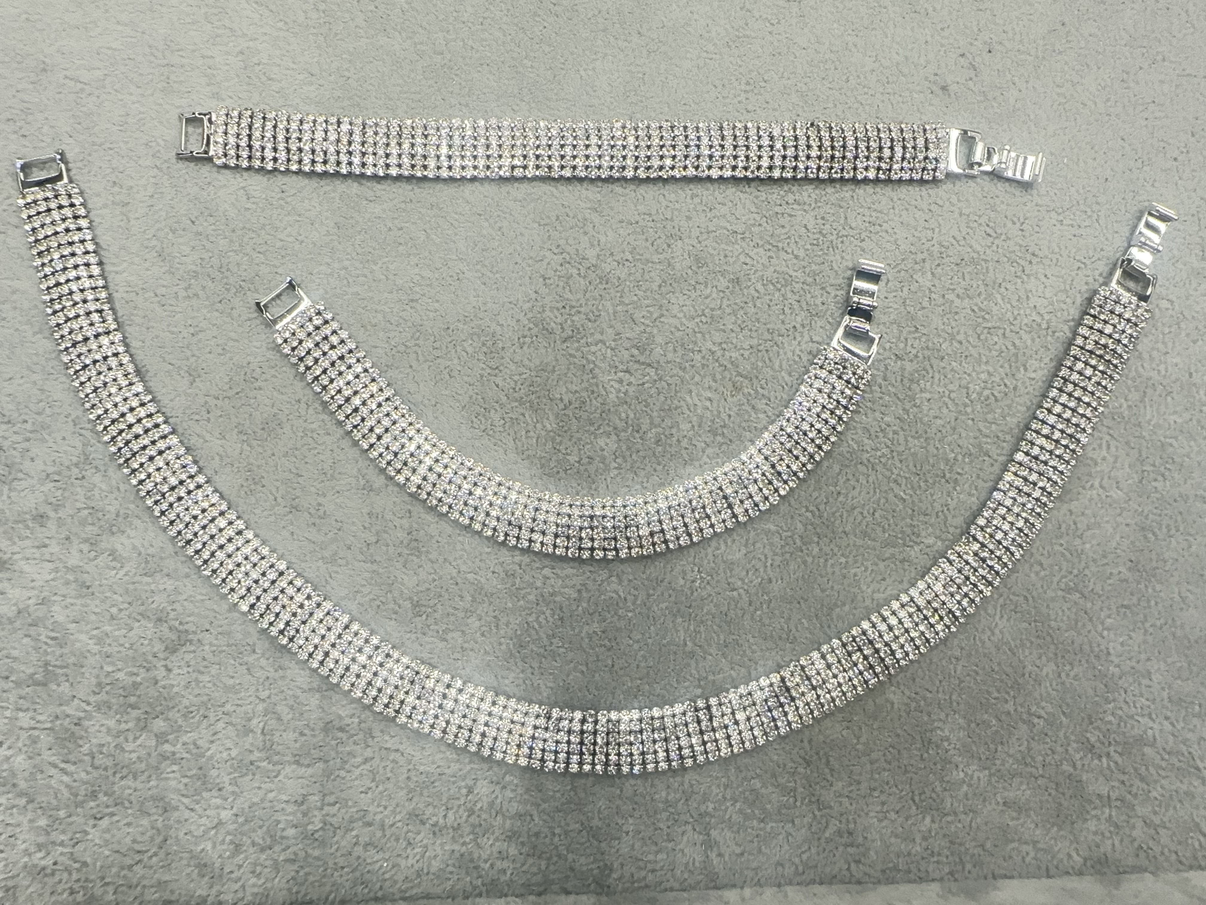 عصارة الموضة، ومزيج من الألواح، وسوار الكريستال المصممة خصيصا لها detail image 4