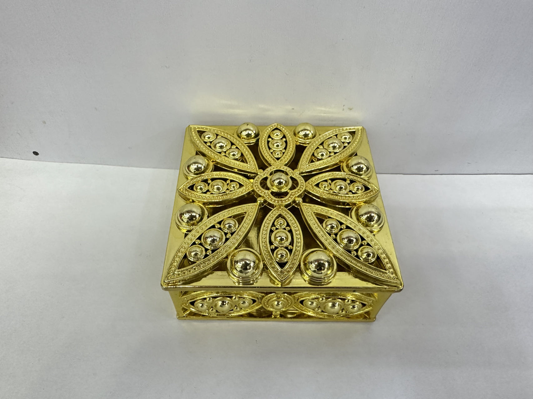 塑料糖果盒饰品盒首饰盒塑料镀金工艺品塑料镀金工艺品塑料镀金工艺品塑料镀金工艺品塑料镀金工艺品塑料镀金工艺品塑料镀金工艺品细节图