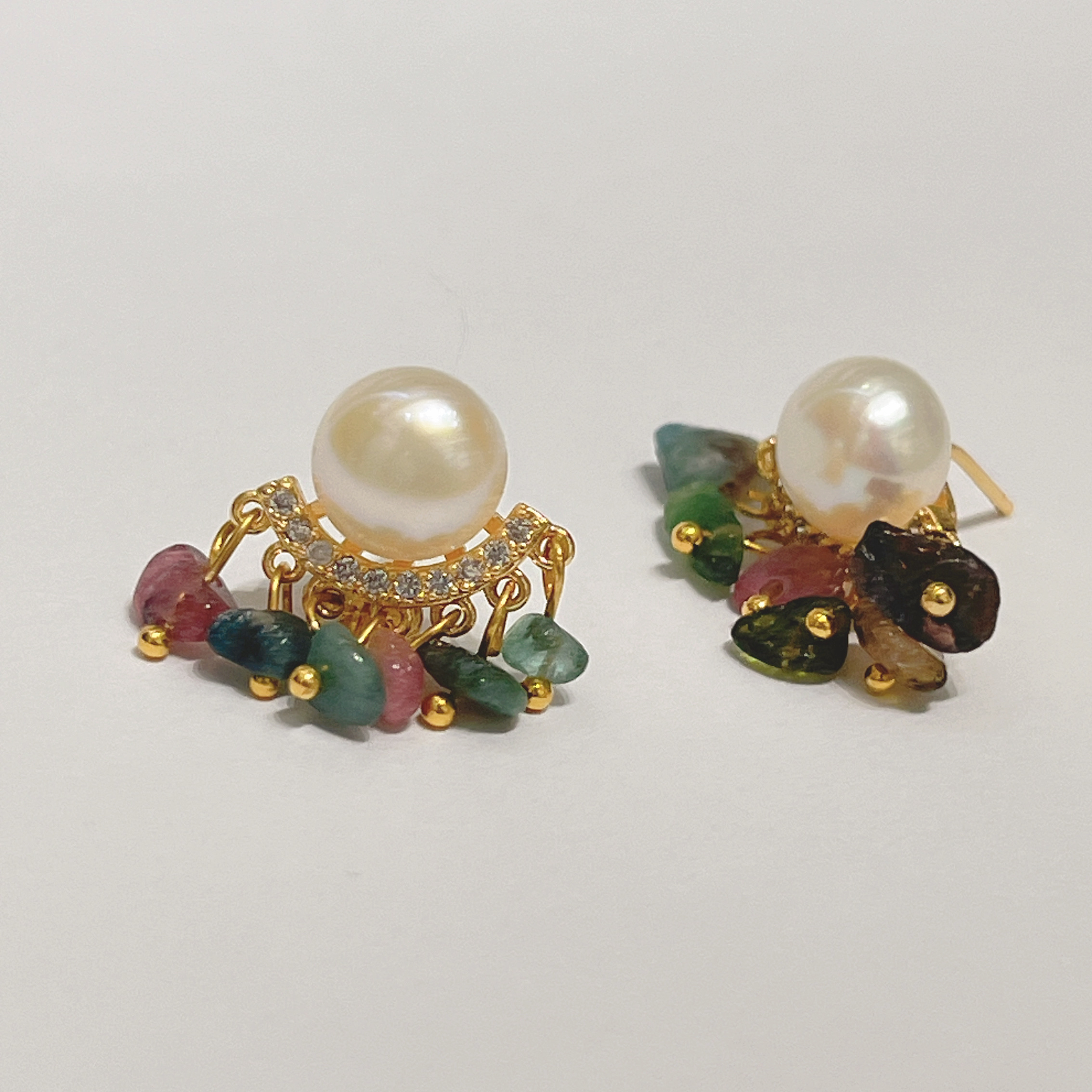 Yunyi jewelry's natural freshwater pearl earrings, tourmaline crushed stone stud earrings, welded zircon earrings, and pearl earrings details Picture