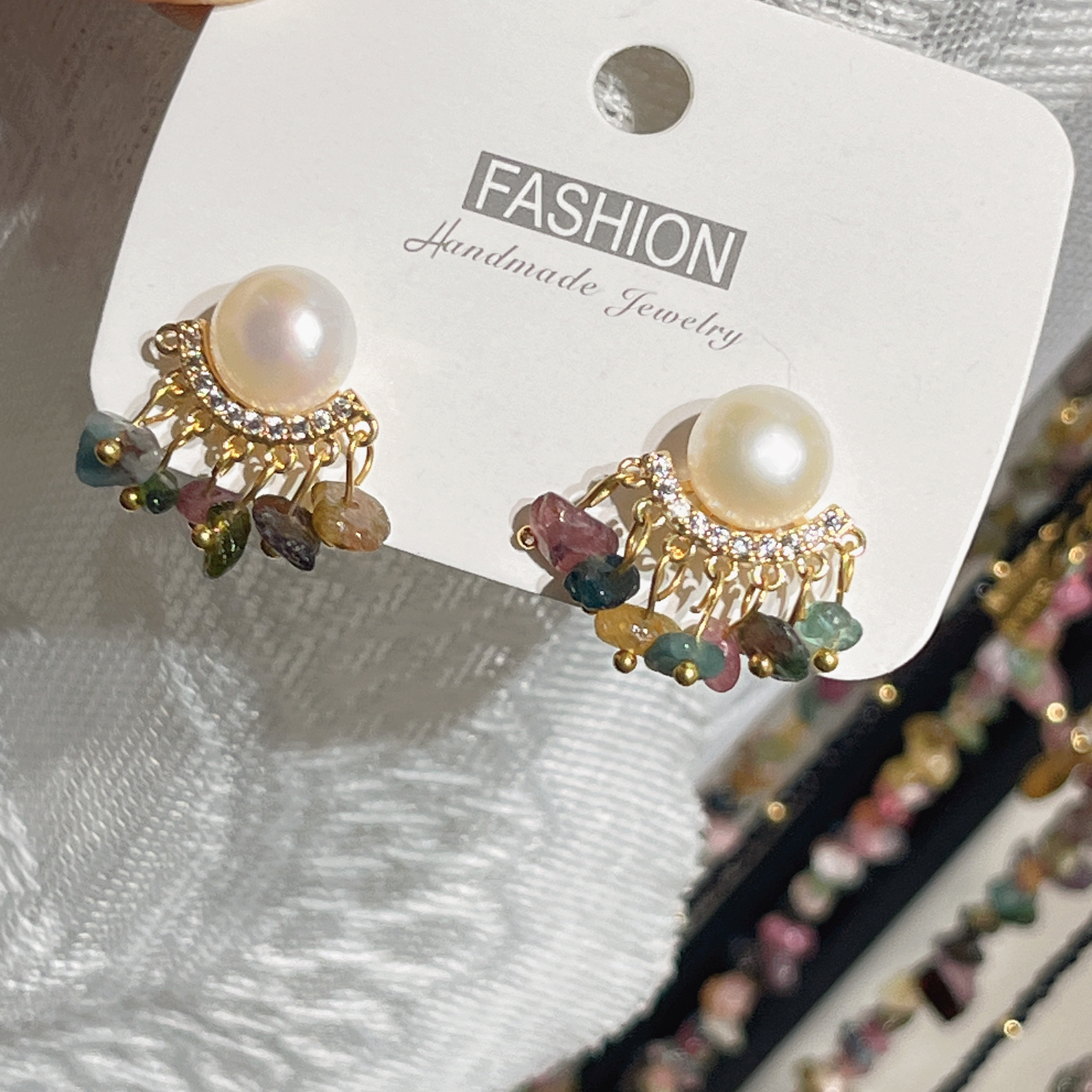 Yunyi jewelry's natural freshwater pearl earrings, tourmaline crushed stone stud earrings, welded zircon earrings, and pearl earrings detail image 7
