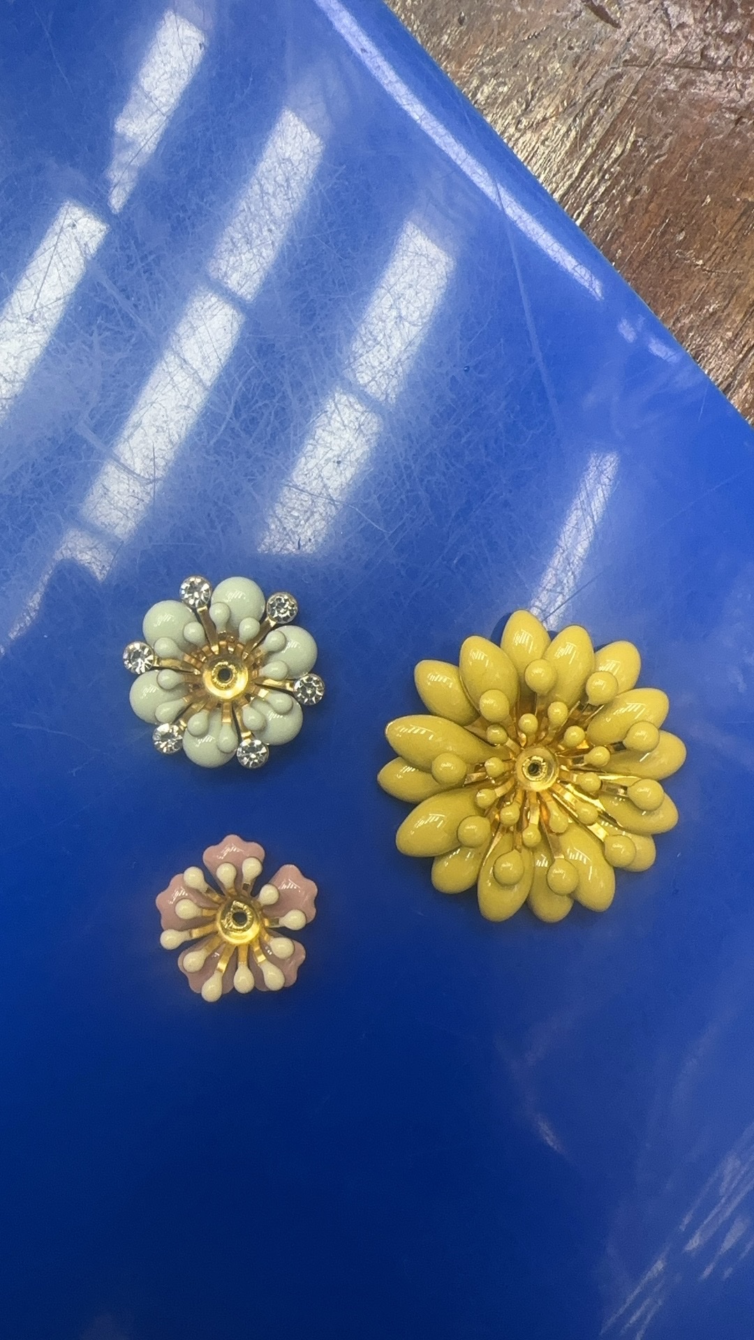 DIY fashionable computer tablet embossed jewelry accessories, oil-dripping versatile petals detail image 5