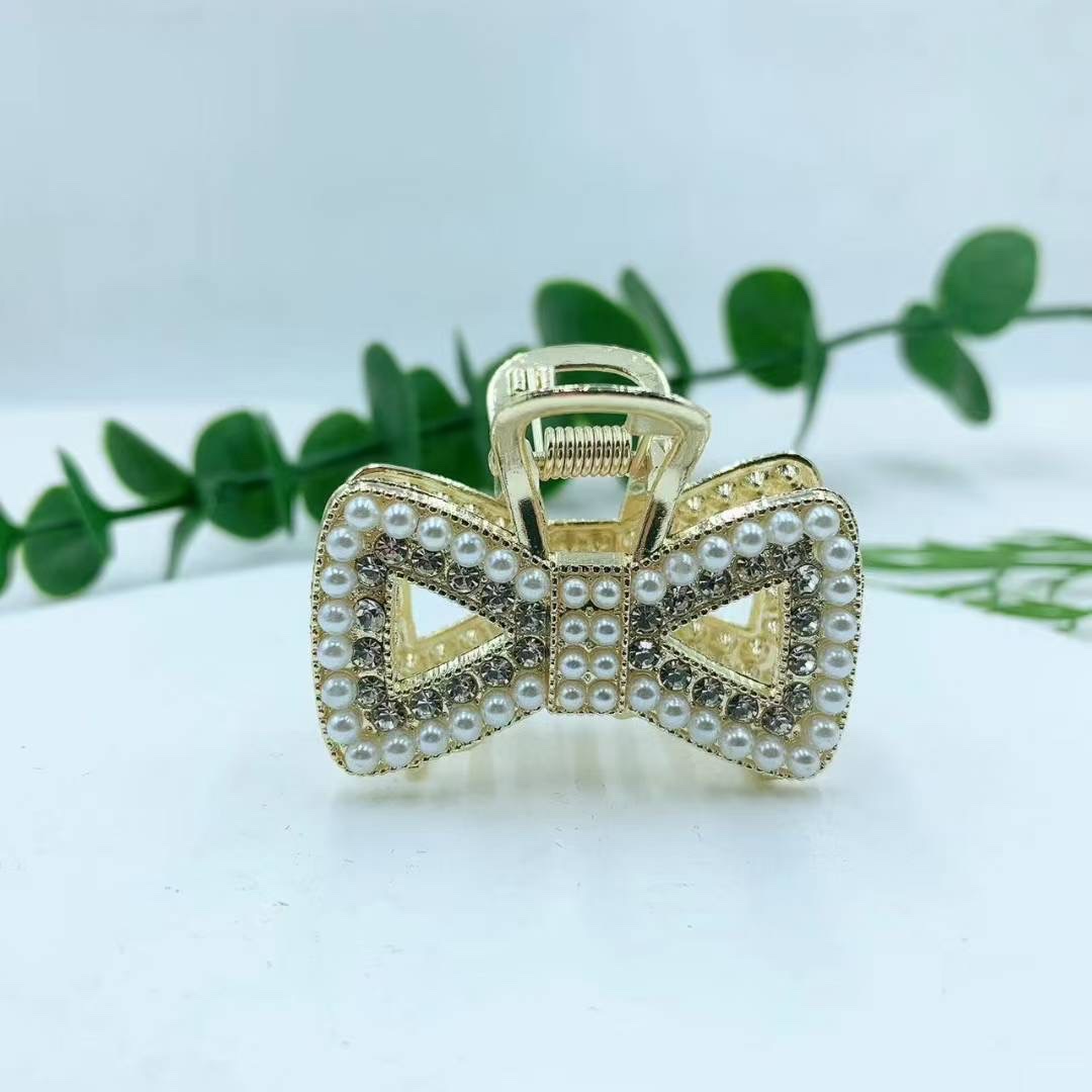 High-end Pearl Princess Hair Semi-tied Hair Clip, small Women's summer bangs clip, forehead Broken hair Clip 2 New style details Picture