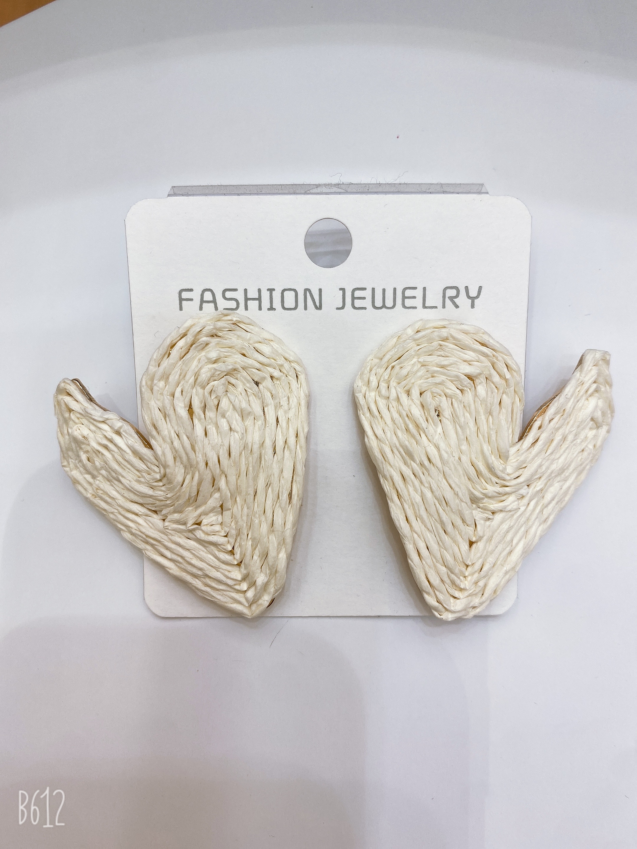 跨境热销波西米亚度假风手工编织拉菲草桃心左右耳坠耳环批发 