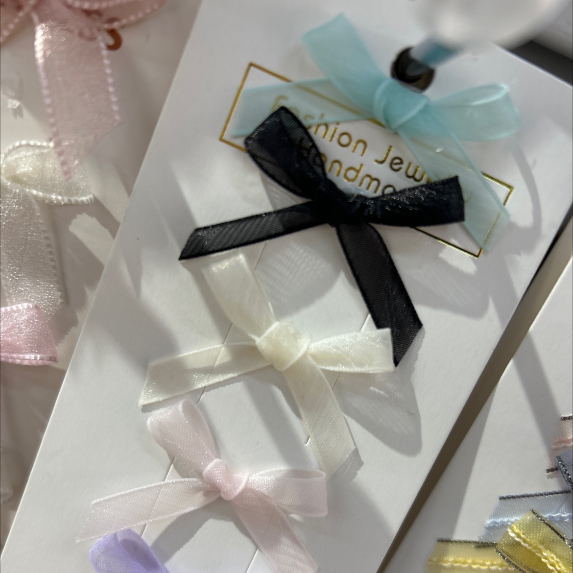 信明工艺制花，牛奶纱蝴蝶结蝴蝶结圣诞老人辅料装饰配件，头饰DIY辅料蝴蝶结辅料