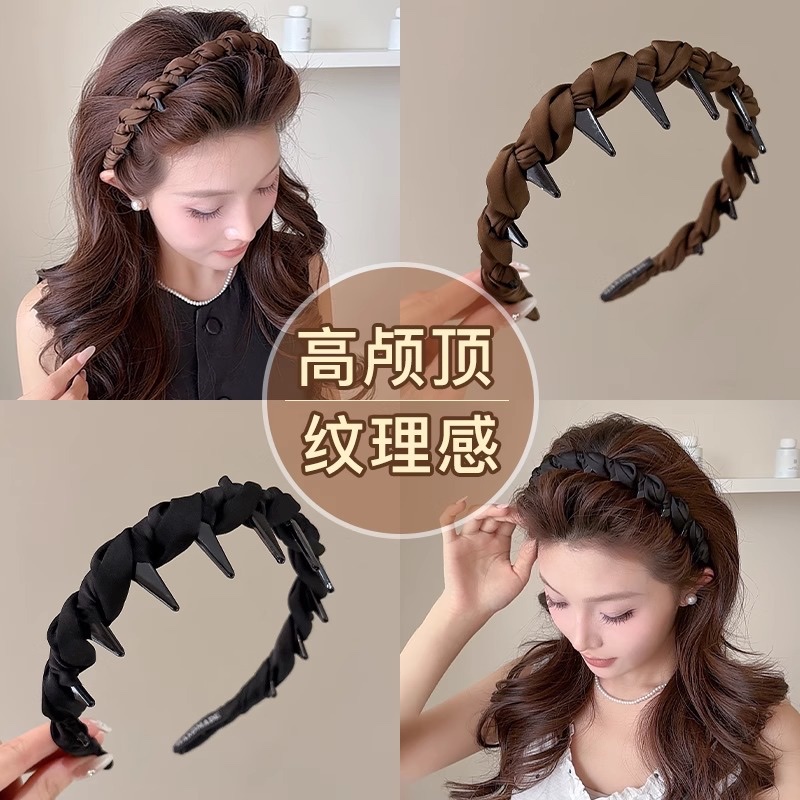 A high-end fabric wavy hairband for women, a perfect tool for trimming broken hair. A high headband with teeth and anti-slip facial hair clip Application Scenario
