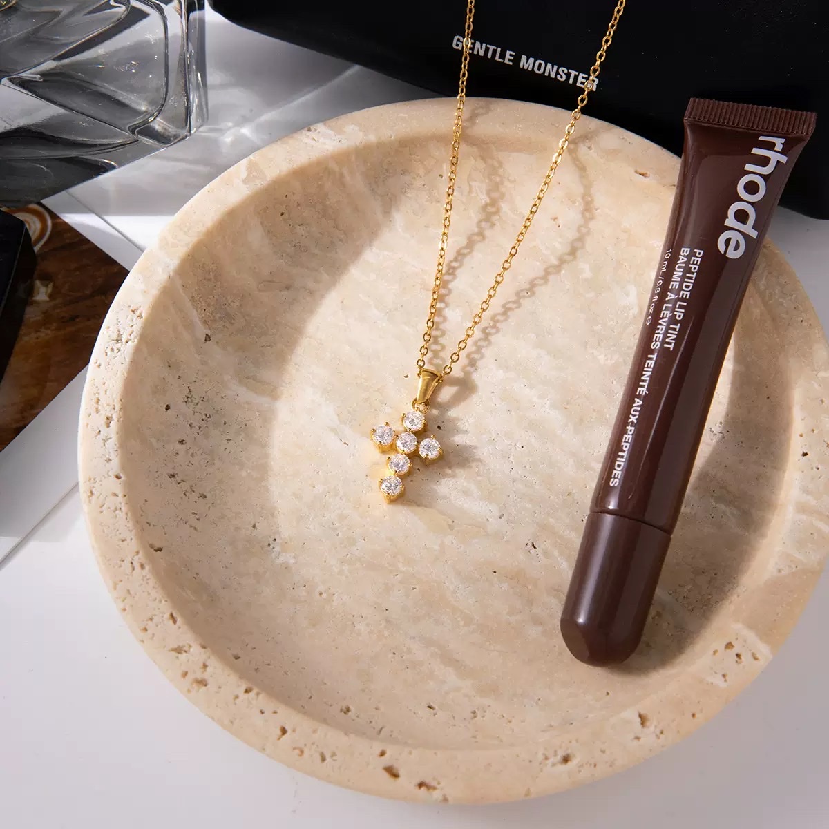 欧美不锈钢锆石十字架项链吊坠轻奢锁骨链钛钢饰品高级感欧美不锈钢锆石十字架项链吊坠轻奢锁骨链钛钢饰品高级感