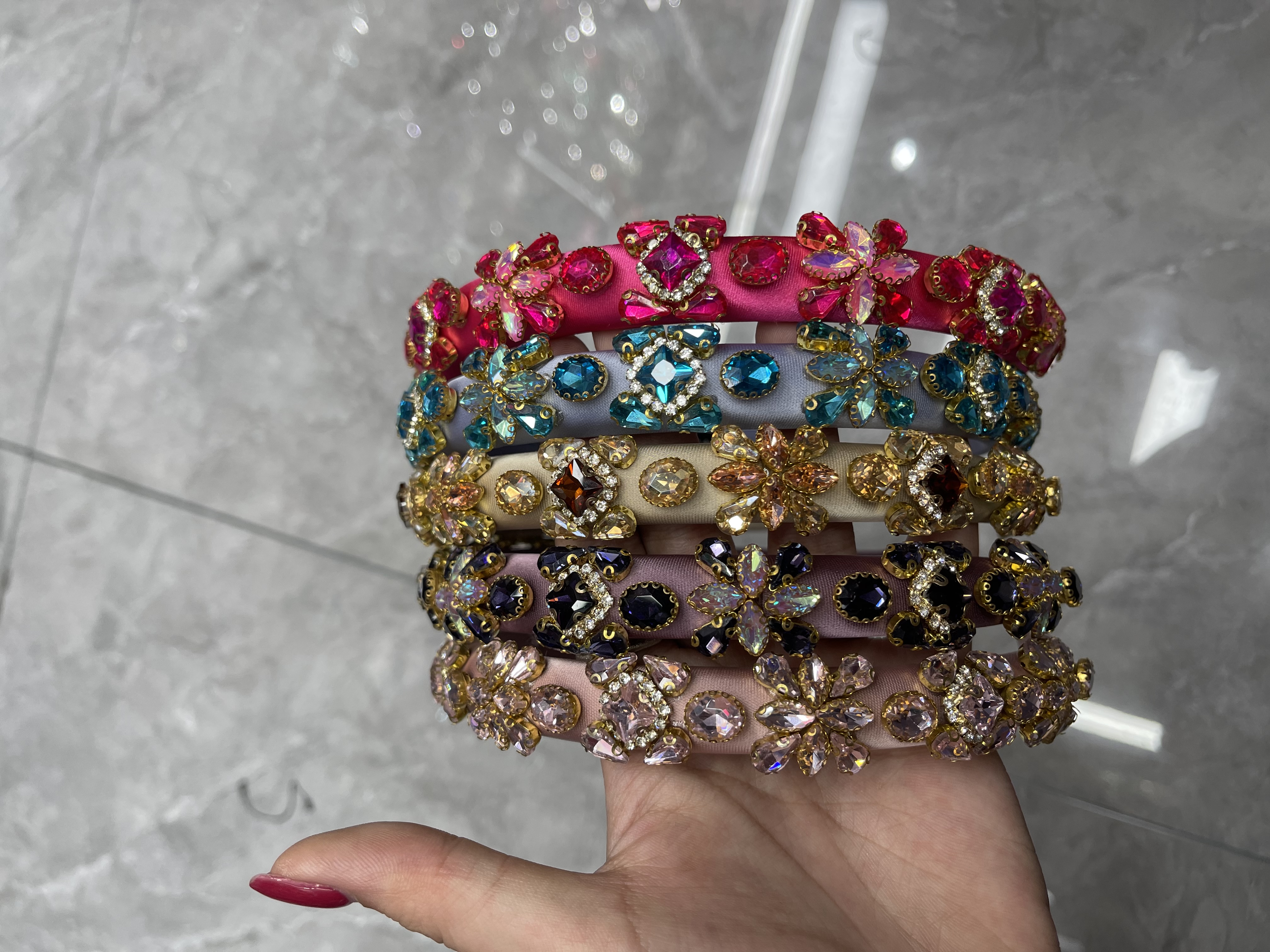 Glass fashionable headband and hair band for women, Korean-style headwear and hair band Specification image