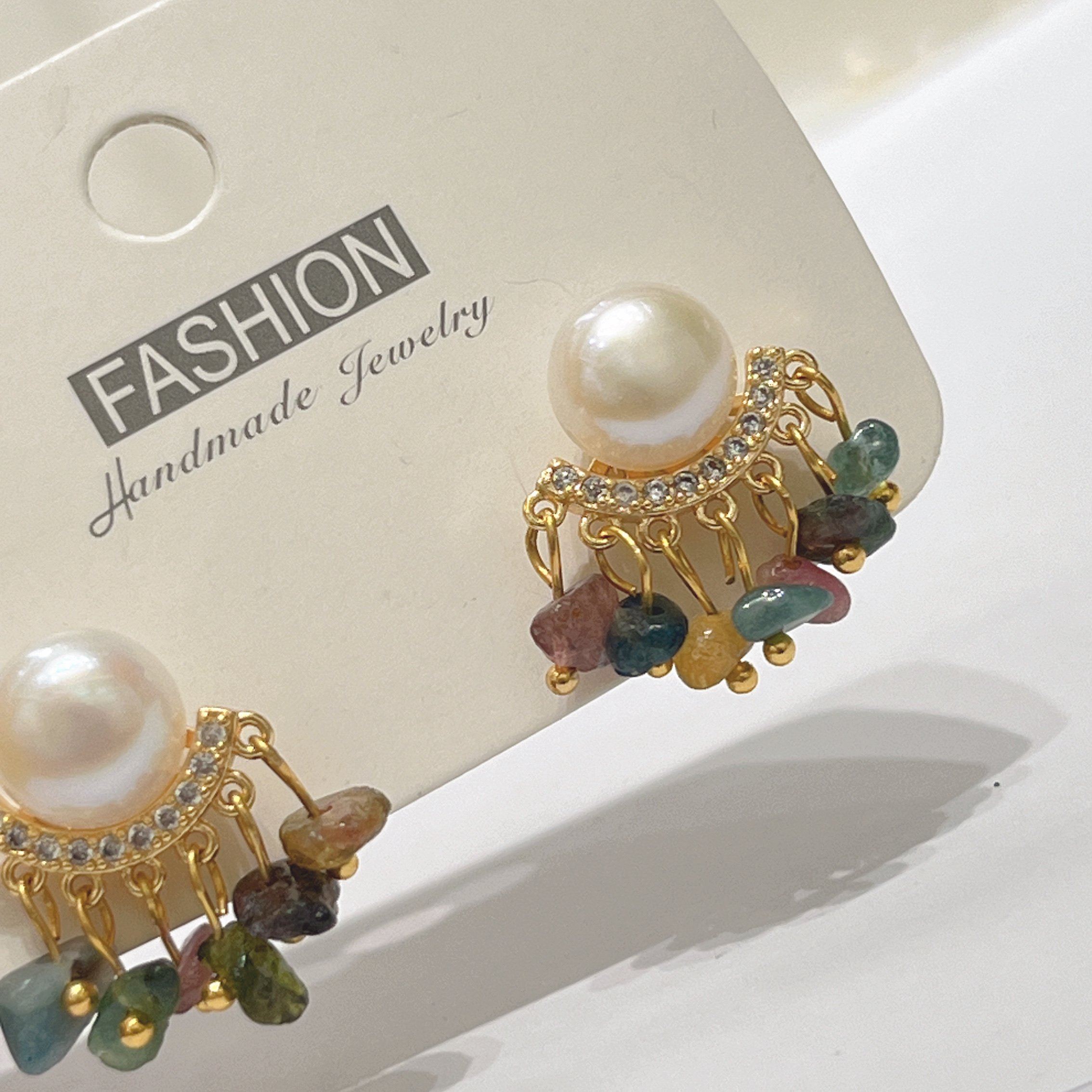 Yunyi jewelry's natural freshwater pearl earrings, tourmaline crushed stone stud earrings, welded zircon earrings, and pearl earrings detail image 4