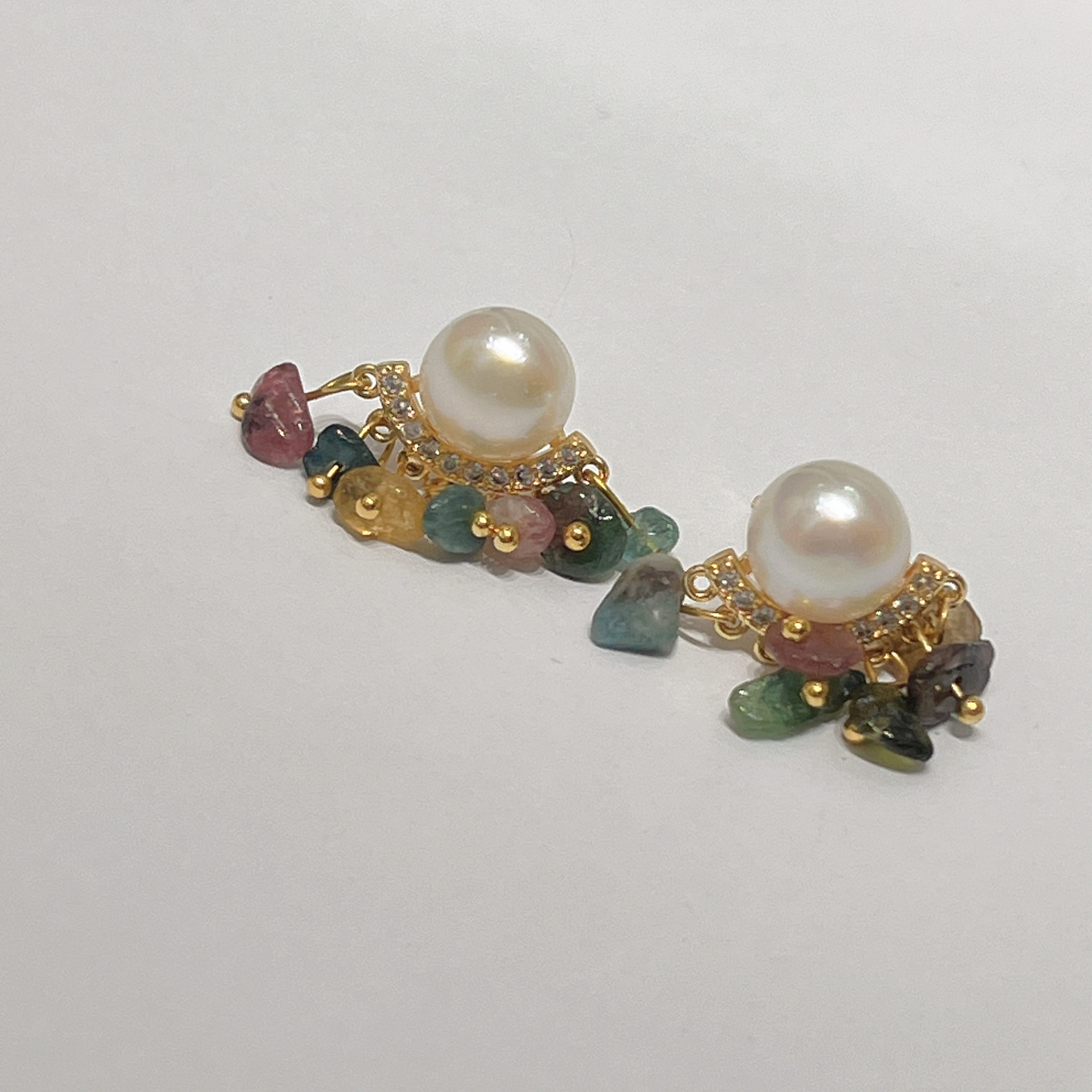 Yunyi jewelry's natural freshwater pearl earrings, tourmaline crushed stone stud earrings, welded zircon earrings, and pearl earrings detail image 13