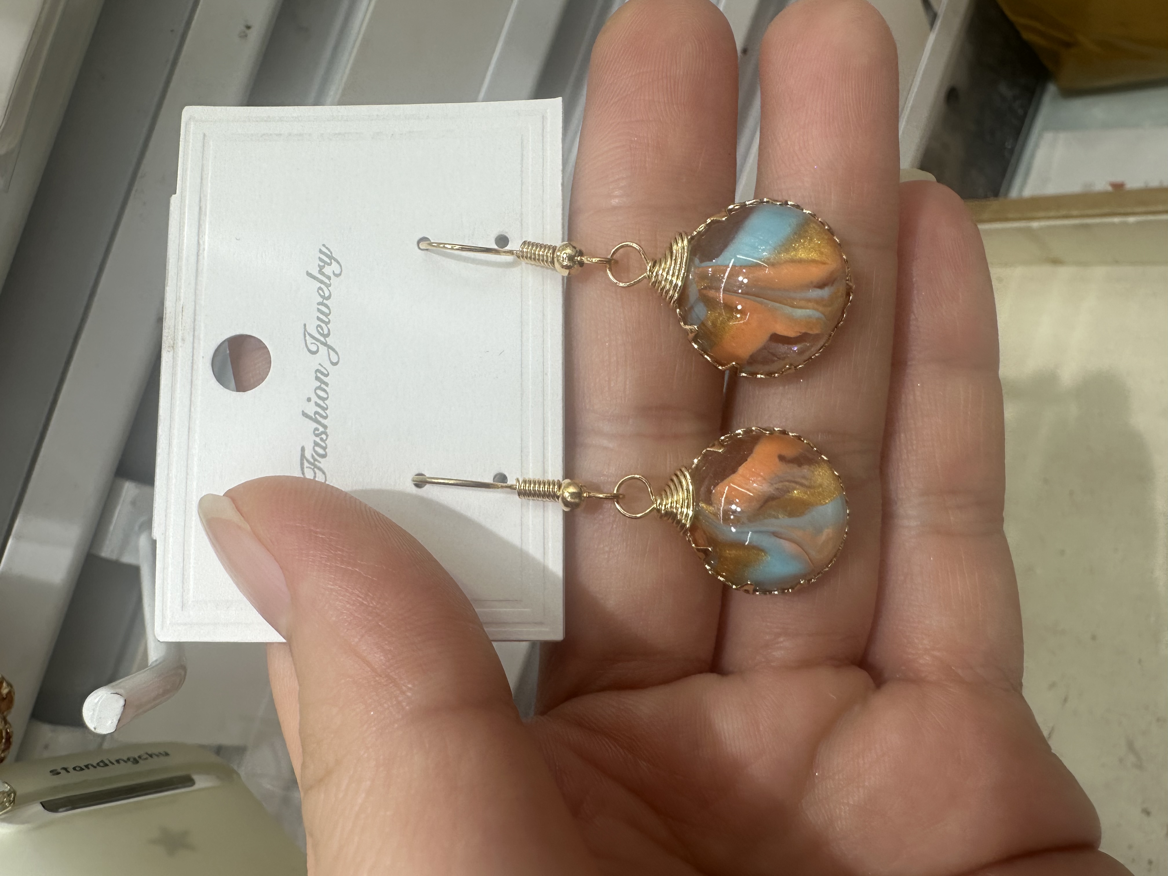 树脂包边运行彩色流沙系手工耳环铜丝绕线包边滴胶耳环不锈钢耳钩新款热卖耳坠跨境时尚耳饰女 
饰品耳饰耳钉耳环简约时尚百搭饰