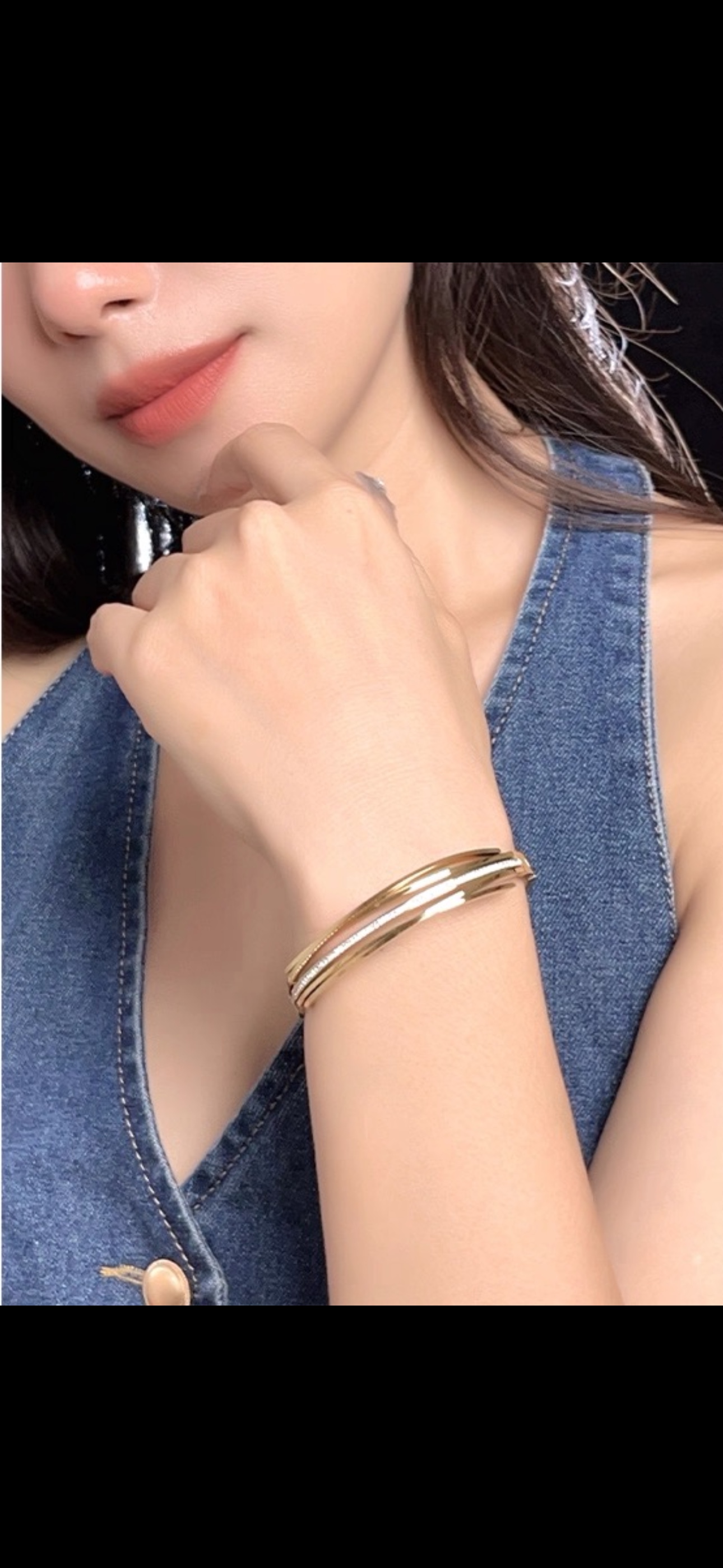 Fashionable multi-layer diamond-encrusted titanium steel bracelet Item Picture