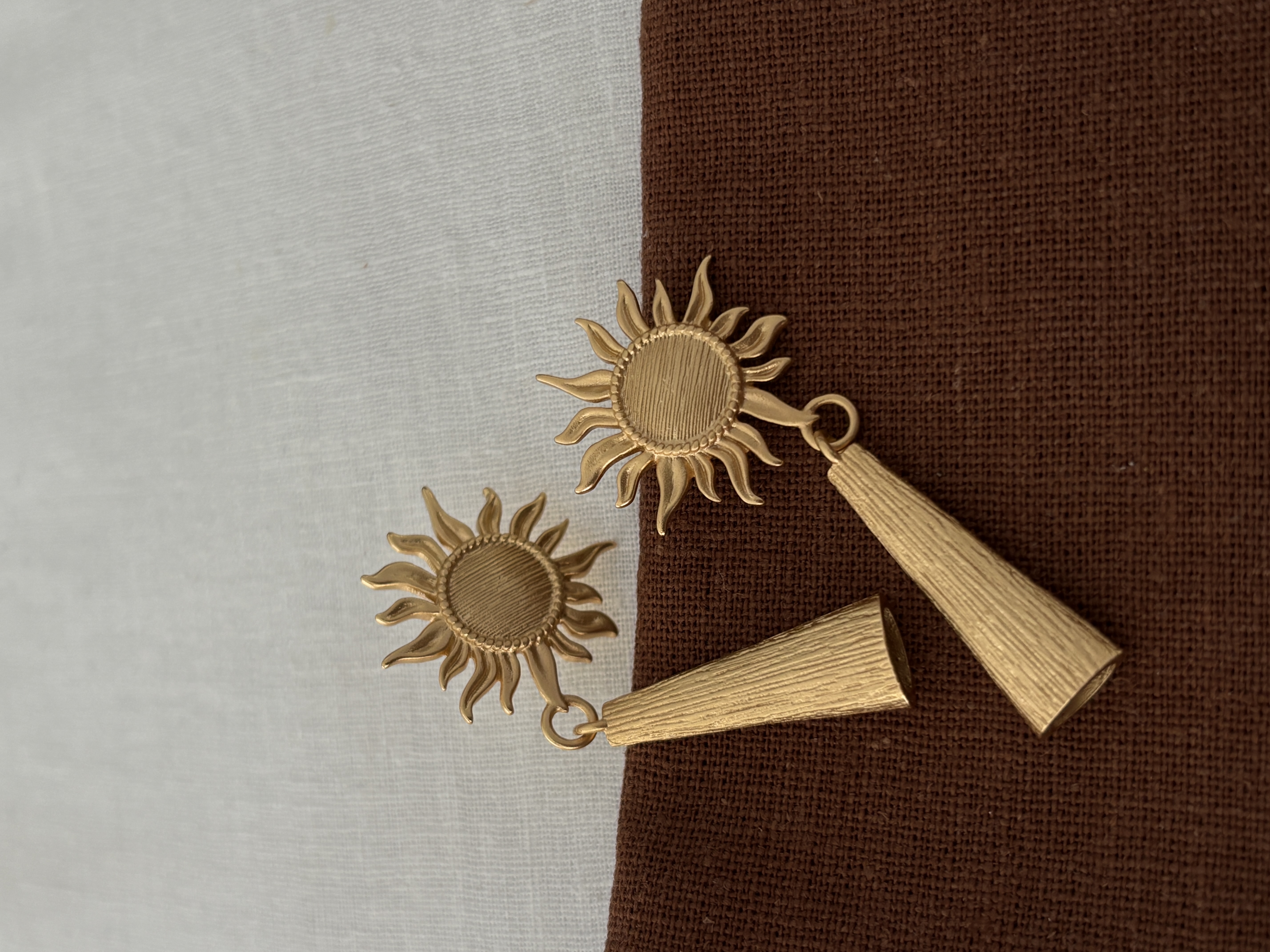 925 Silver Needle Gilding Craft earrings, a light luxury vintage genuine gold electroplated ear accessory details Picture