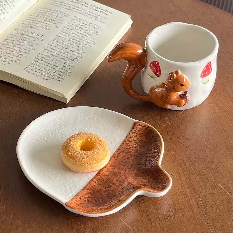 Cute hand-painted squirrel coffee cups and plates, underglaze colored irregular ceramic afternoon tea cups and plates, creative mugs and water cups detail image 3