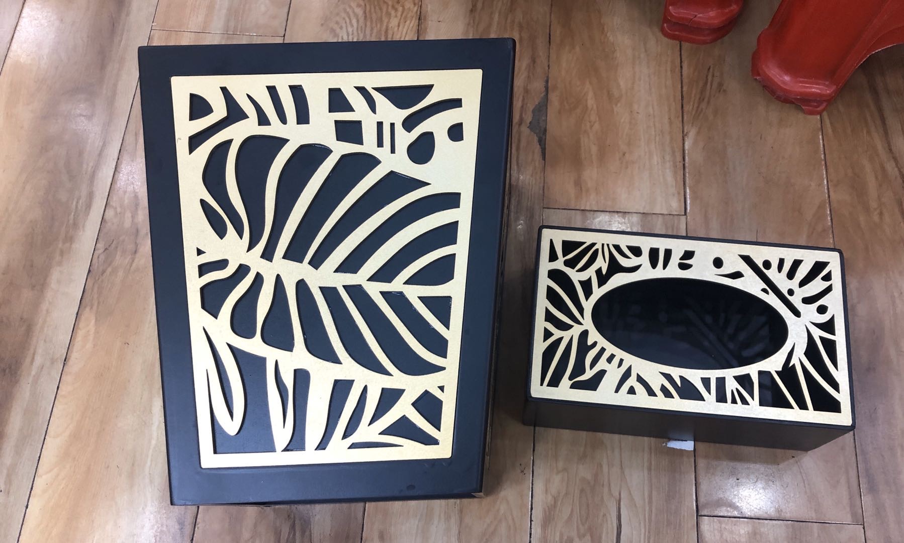 垃圾桶，纸巾盒