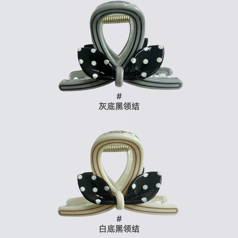 Simple and versatile hair accessories and headwear: Grab clip, printed bow tie, updo, shark clip detail image 3